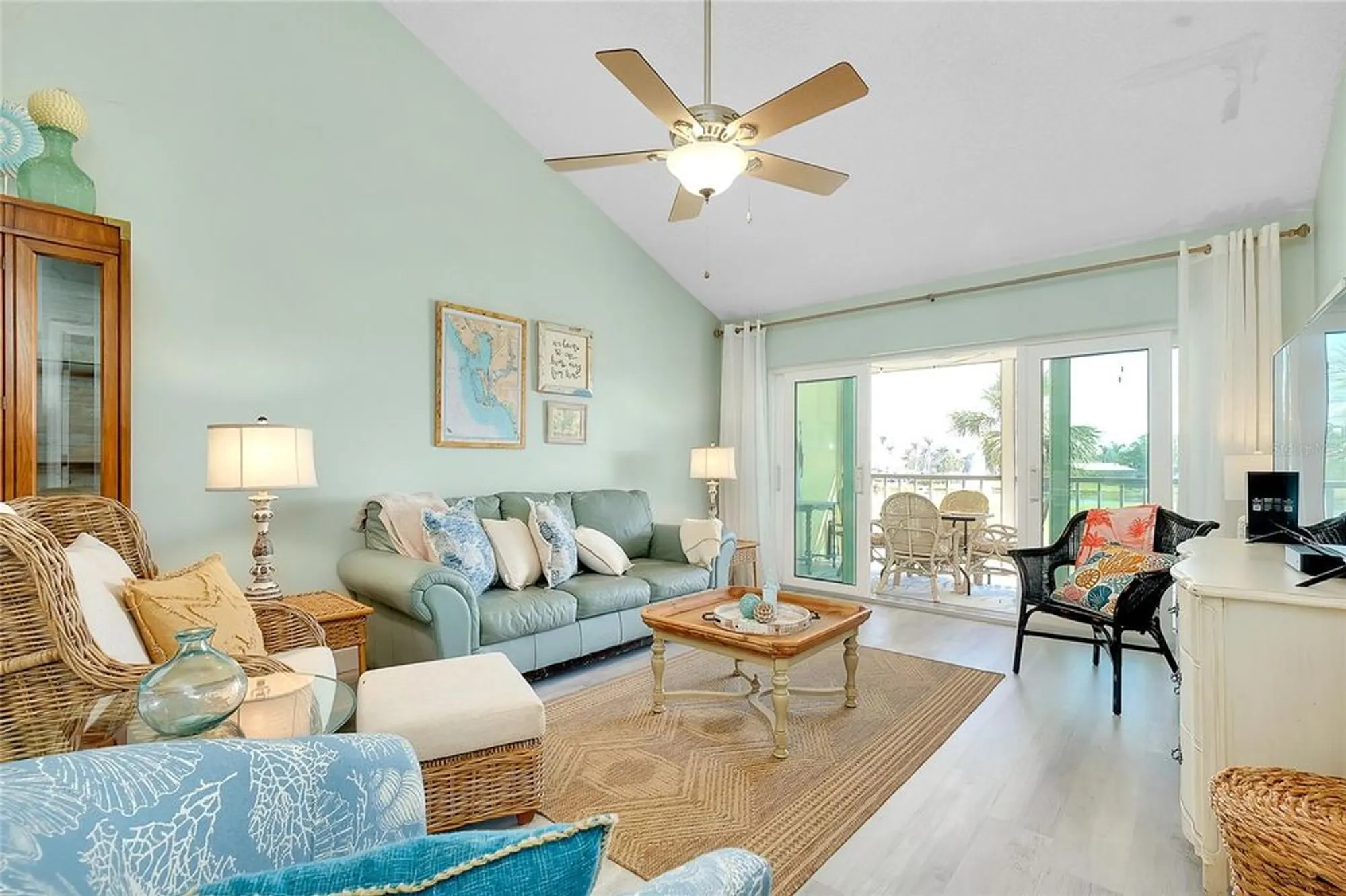 Property Slideshow image 11 of 36 | 410 cerromar cir 240, Venice, FL, 34293