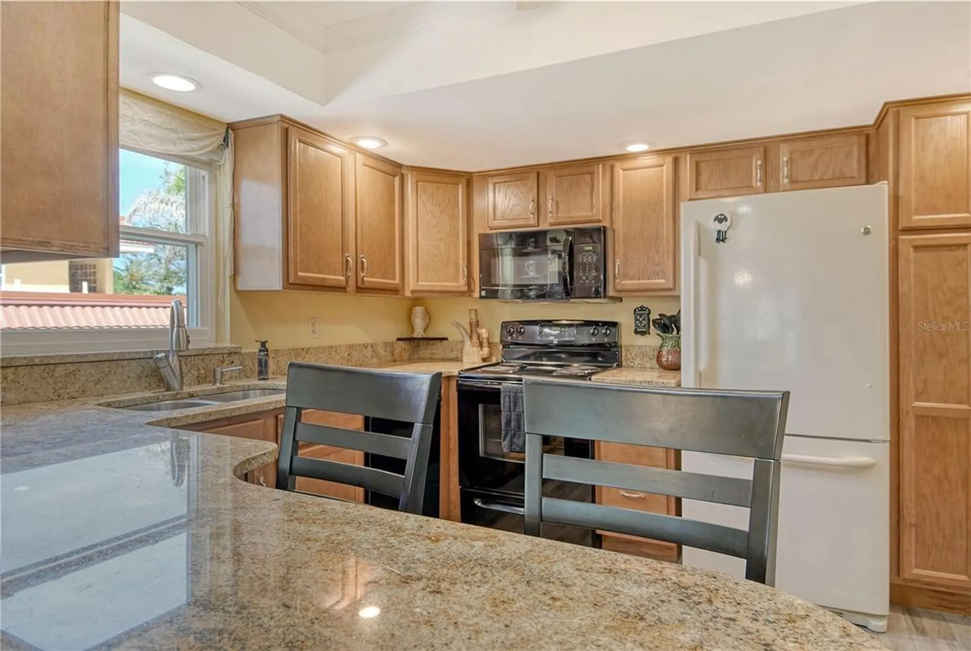 Property Slideshow image 18 of 62 | 1250 n portofino dr apt 208, Sarasota, FL, 34242
