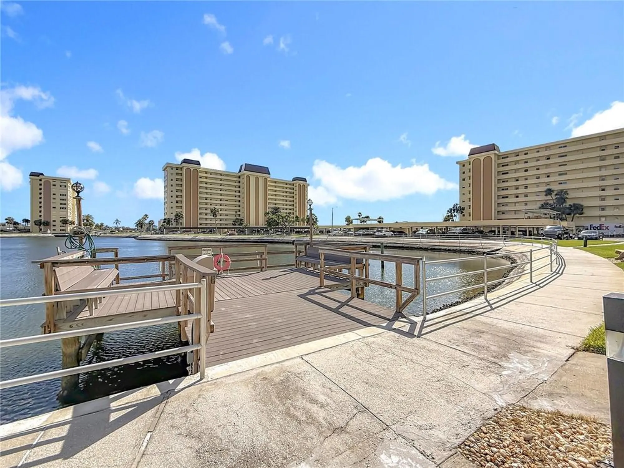 Property Slideshow image 56 of 77 | 4725 cove cir apt 810, Saint Petersburg, FL, 33708