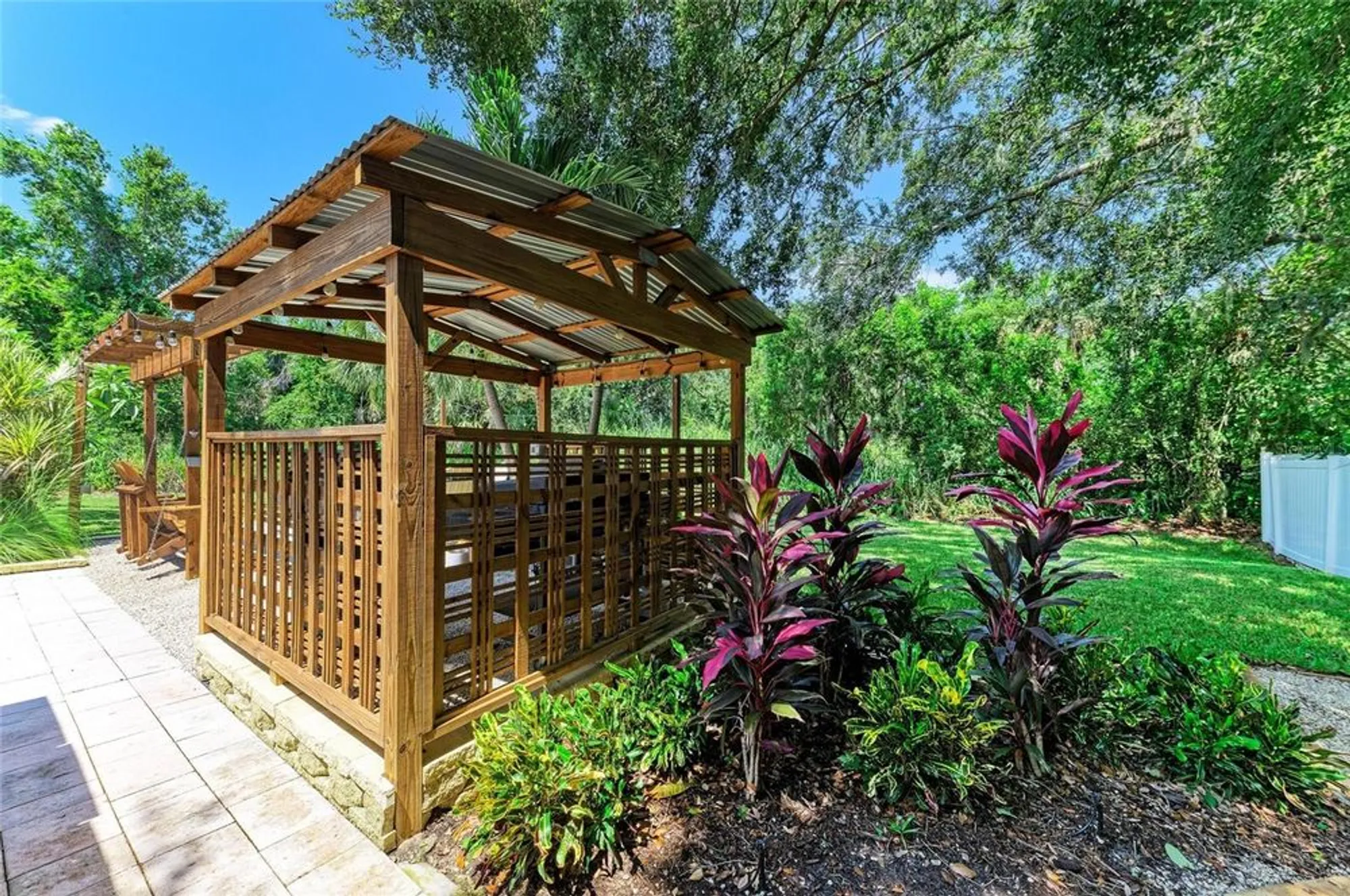 Property Slideshow image 63 of 69 | 8416 palm lakes ct, Sarasota, FL, 34243