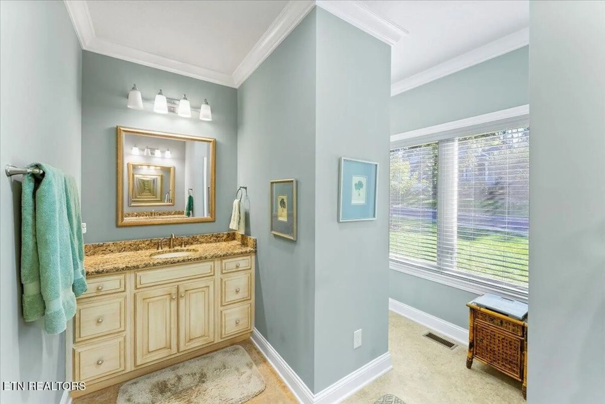 Property Slideshow image 38 of 54 | 400 tanasi way, Loudon, TN, 37774