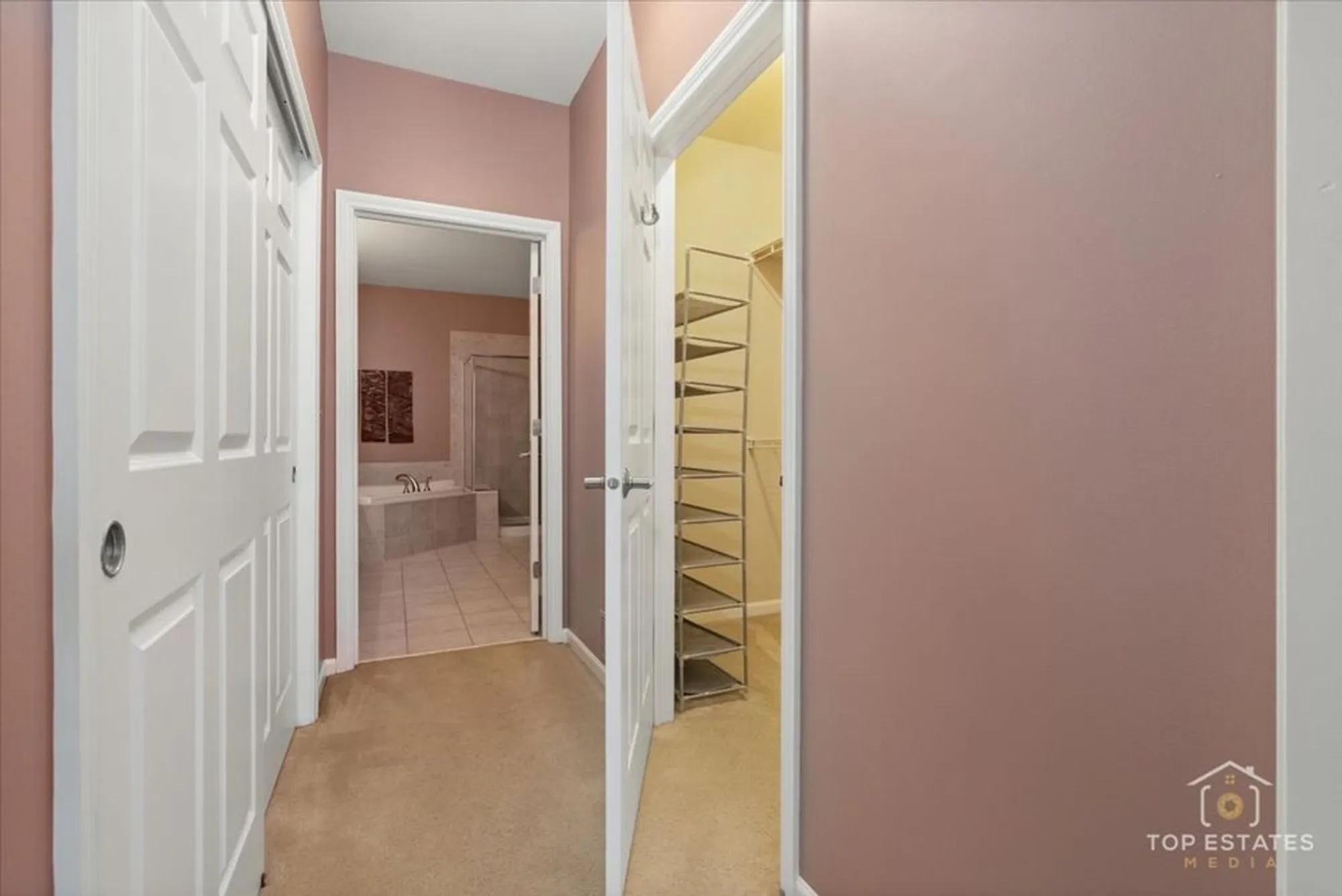 Property Slideshow image 20 of 43 | 1039 riviera dr # 1039, Elgin, IL, 60124