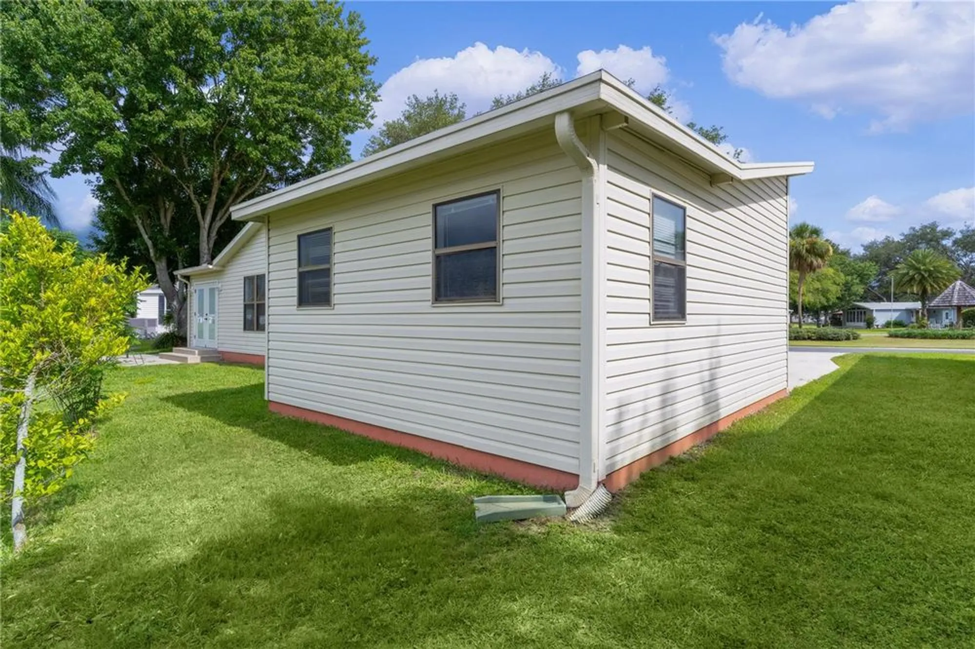 Property Slideshow image 7 of 34 | 1815 kaufman cir, The Villages, FL, 32159