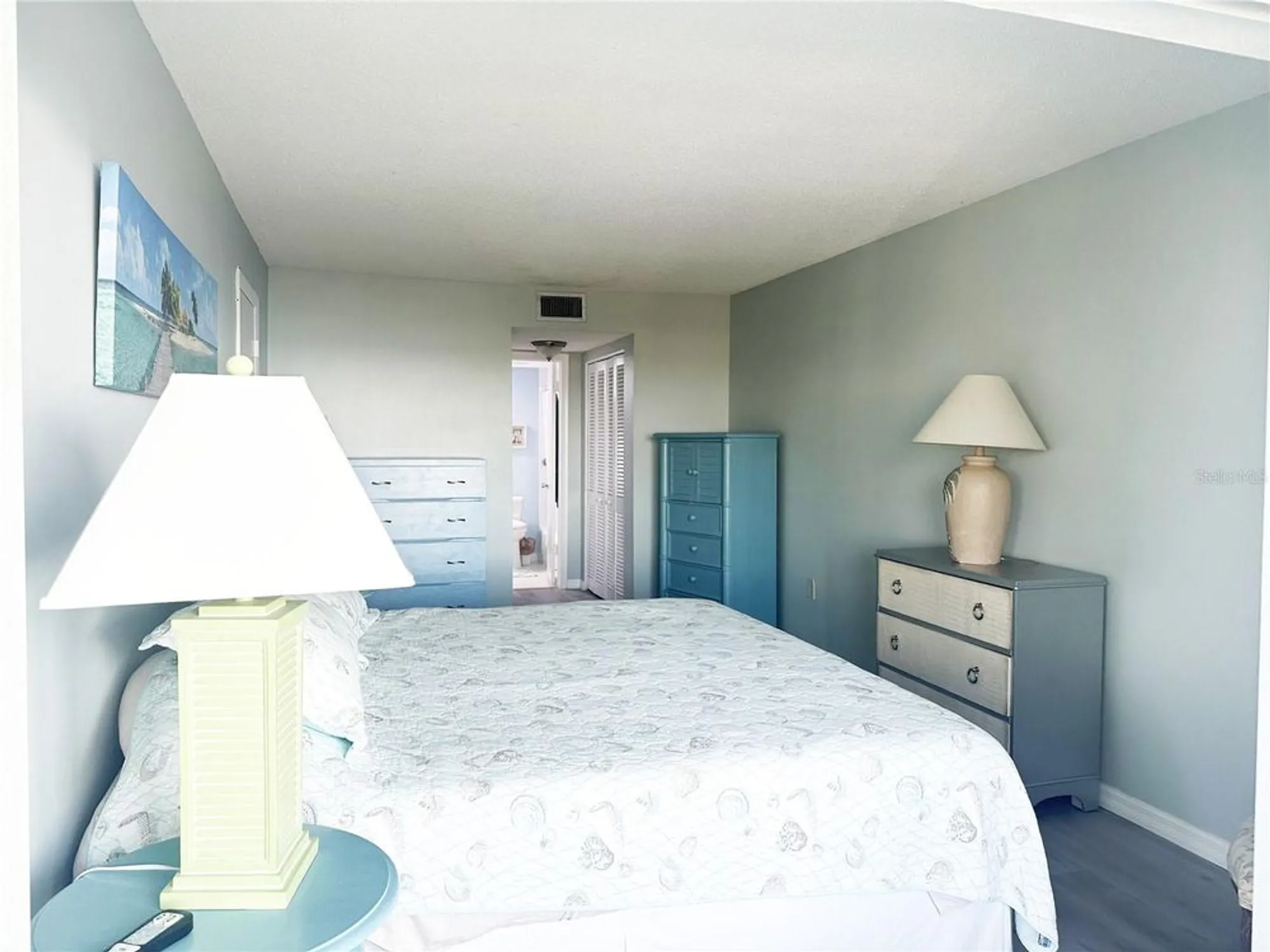 Property Slideshow image 11 of 27 | 4725 cove cir apt 804, St Petersburg, FL, 33708