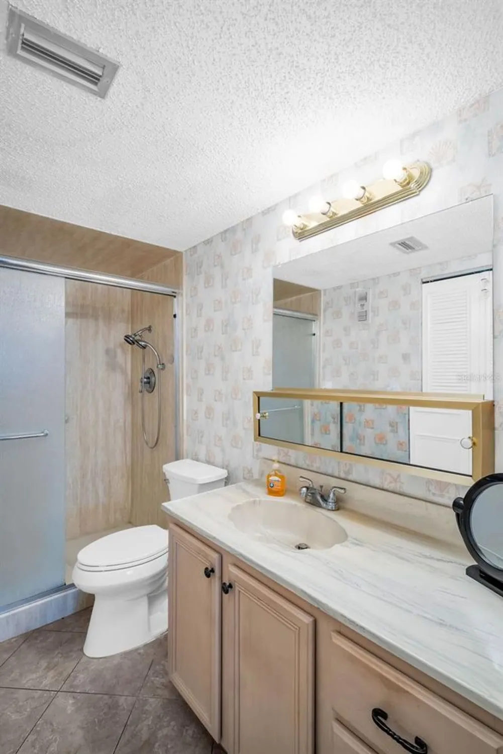 Property Slideshow image 19 of 28 | 5980 shore blvd 403, Gulfport, FL, 33707