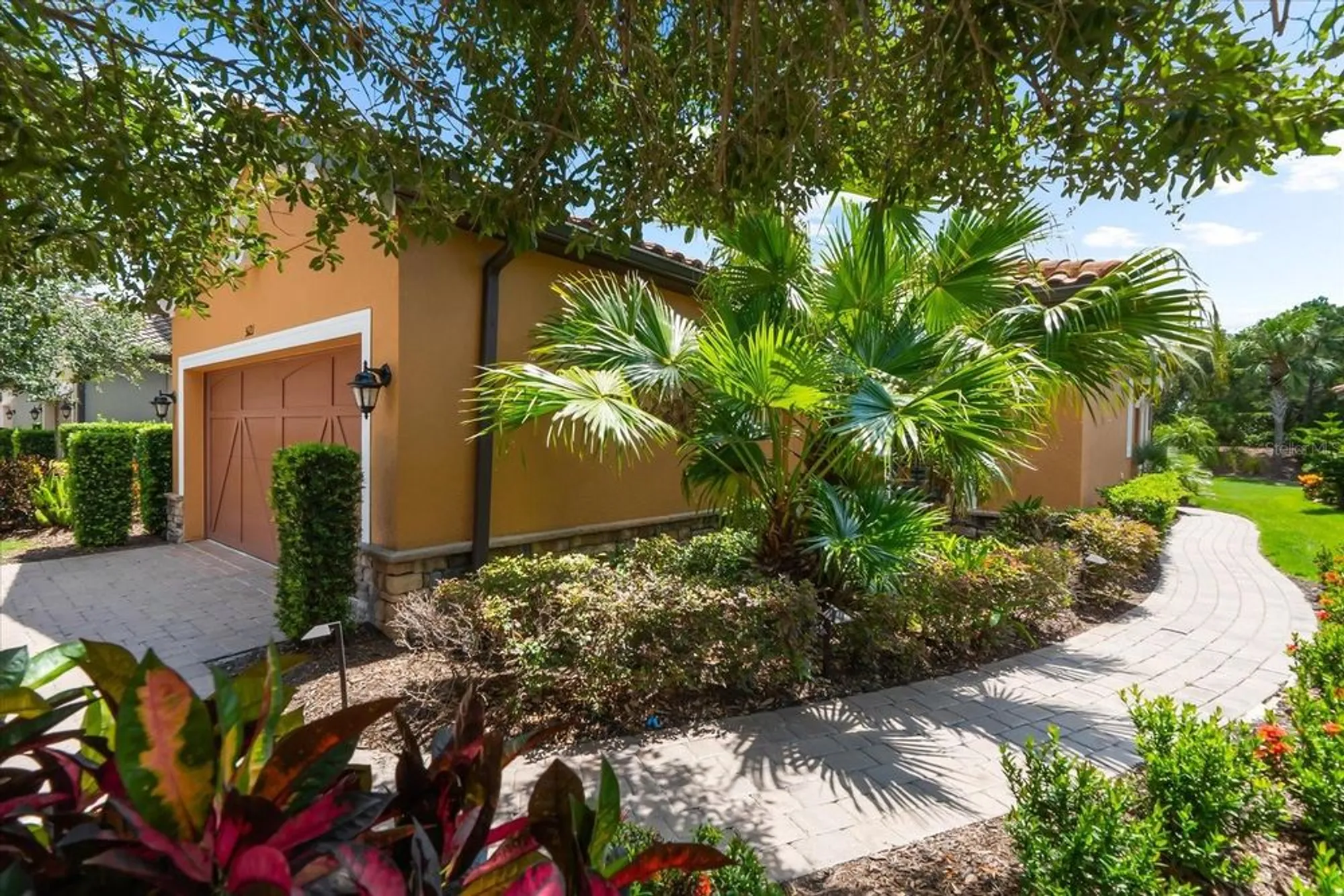 Property Slideshow image 1 of 74 | 5121 serata dr, Lakewood Ranch, FL, 34211