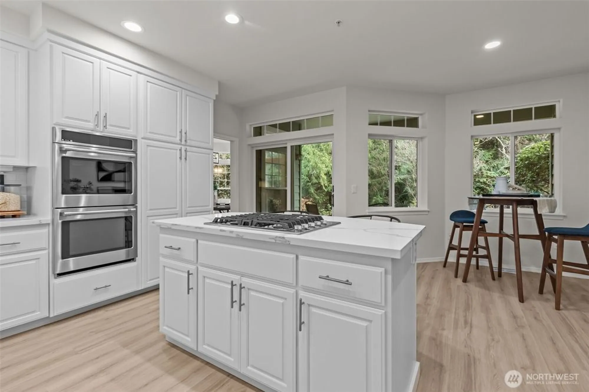 Property Slideshow image 17 of 40 | 22637 se 44th ln, Issaquah, WA, 98029