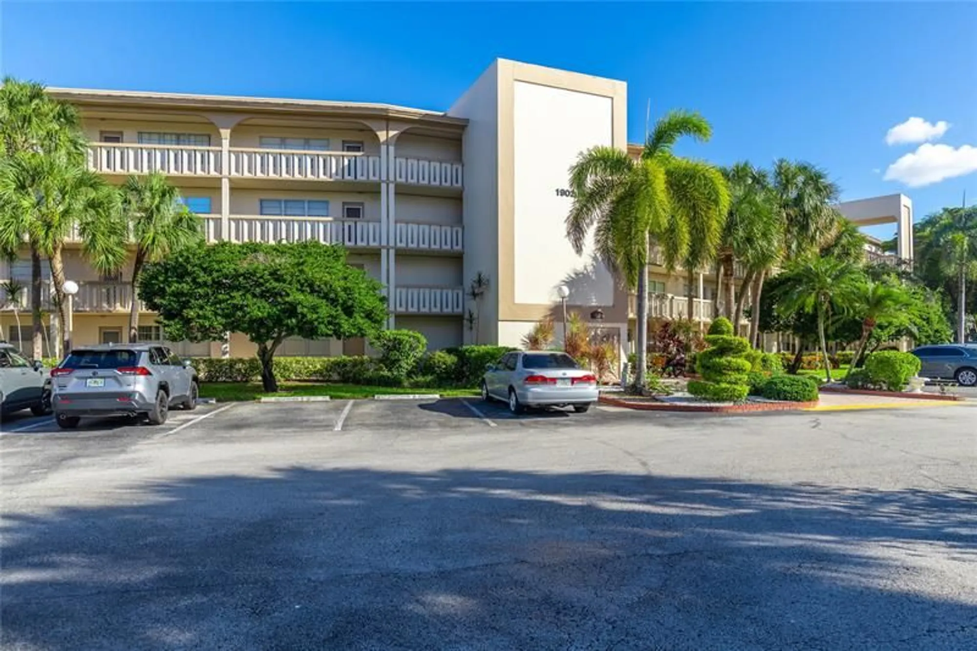 Property Slideshow image 19 of 27 | 1902 bermuda cir l4, Coconut Creek, FL, 33066