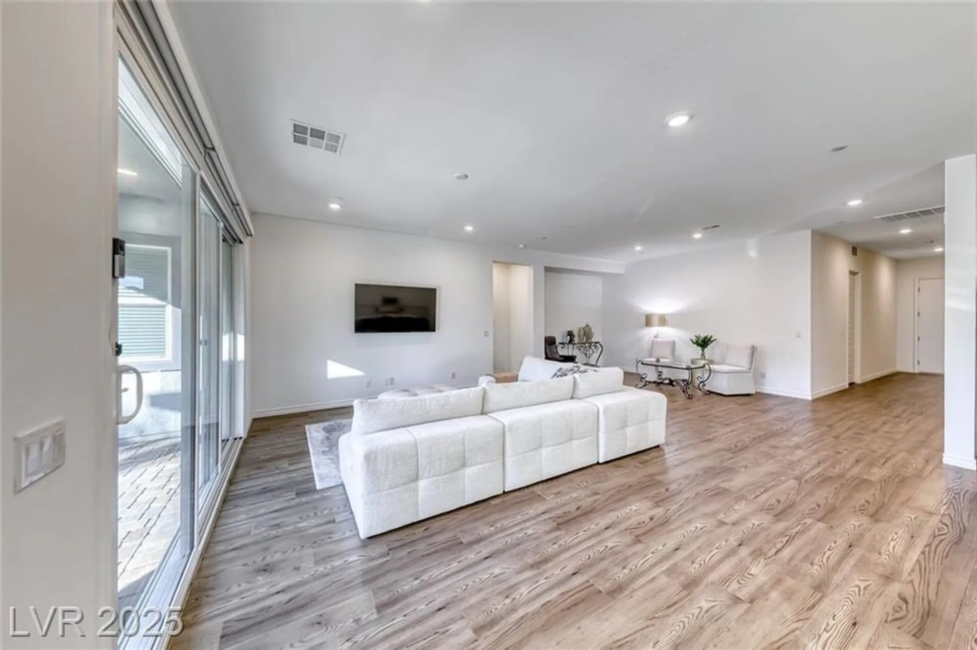 Property Slideshow image 23 of 65 | 141 juliette pointe ln, Henderson, NV, 89011