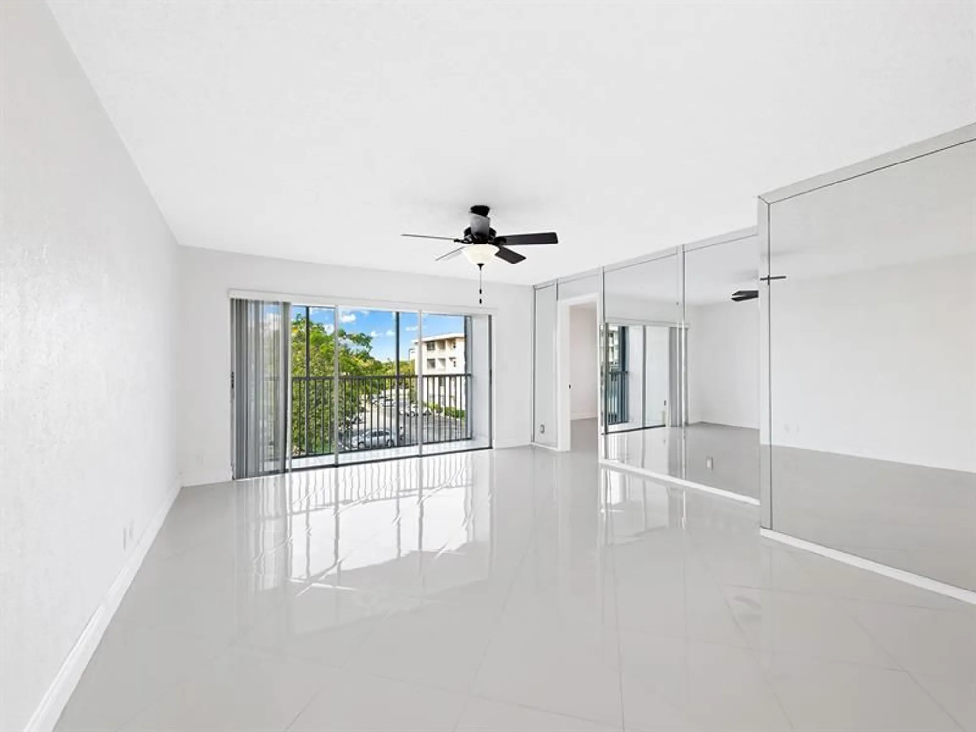 Property Slideshow image 11 of 23 | 329 se 3rd st 305p, Hallandale Beach, FL, 33009