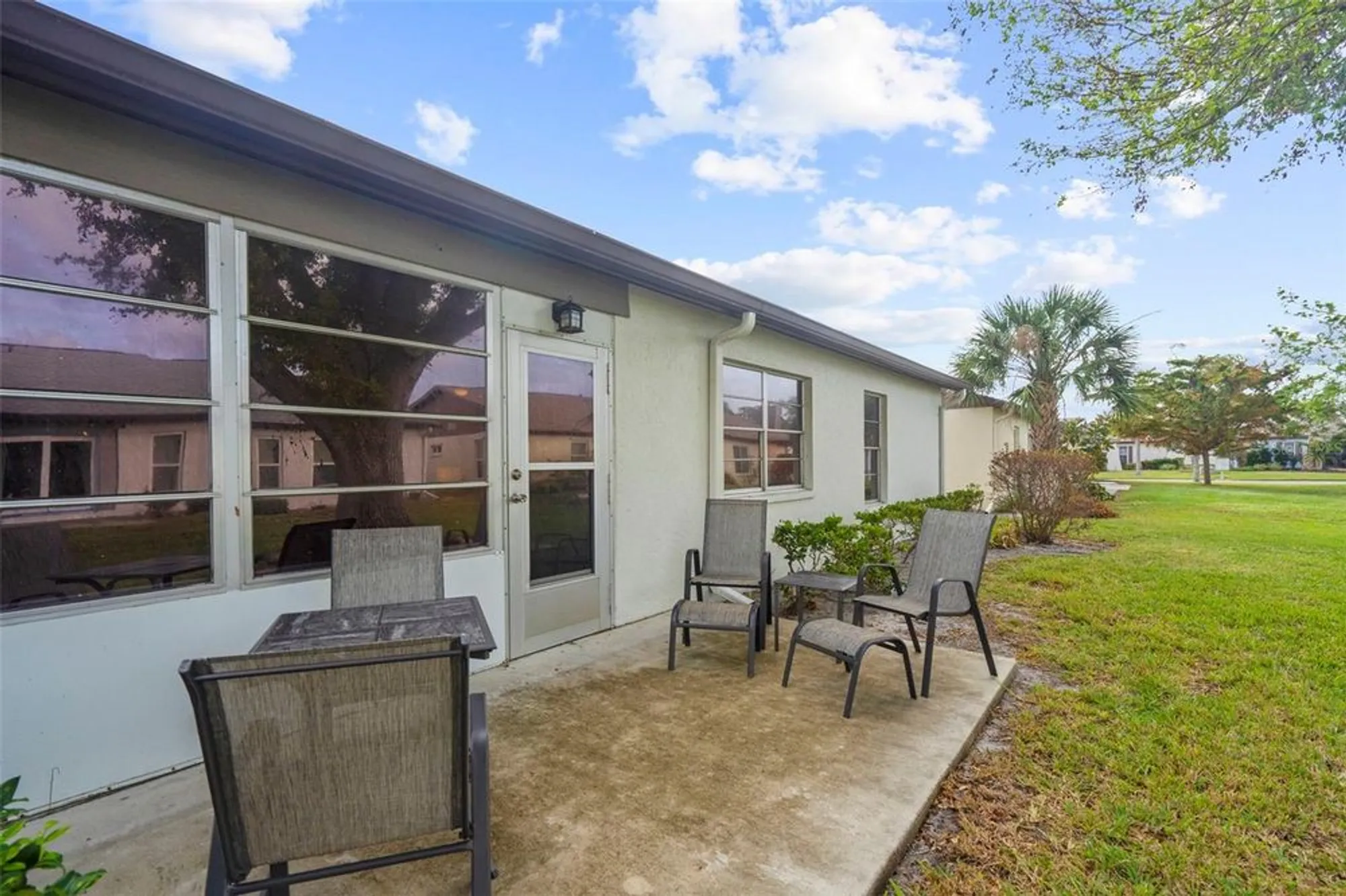 Property Slideshow image 18 of 26 | 605 apple ln, Englewood, FL, 34223