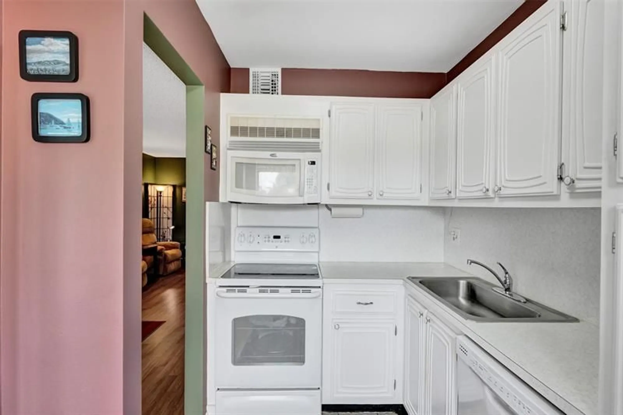 Property Slideshow image 13 of 38 | 32 colonial club dr apt 202, Boynton Beach, FL, 33435