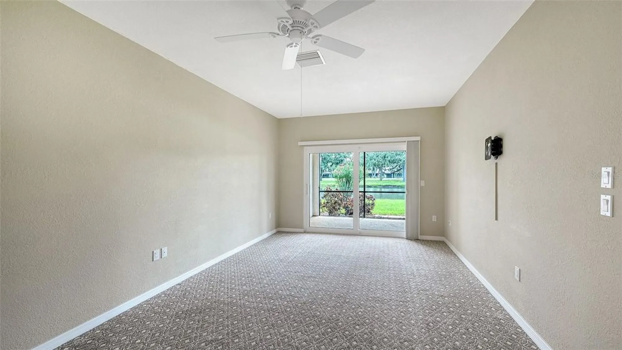 Property Slideshow image 23 of 63 | 7340 golf pointe cir, Sarasota, FL, 34243