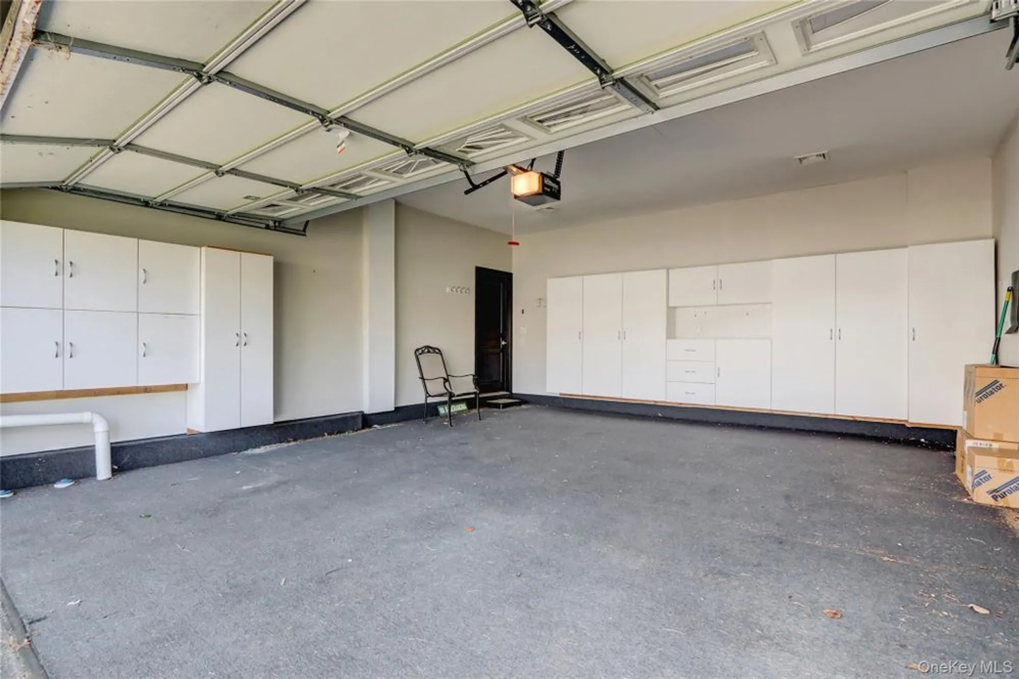 Property Slideshow image 33 of 40 | 4 oakhurst ct, Mount Sinai, NY, 11766