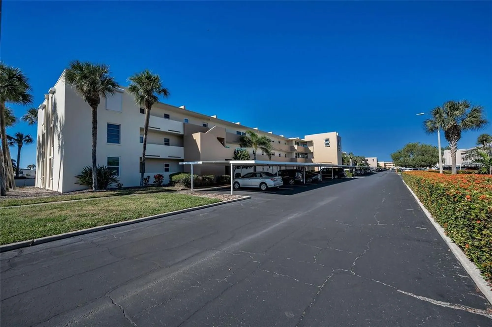 Property Slideshow image 36 of 75 | 7420 bay island dr 374, South Pasadena, FL, 33707