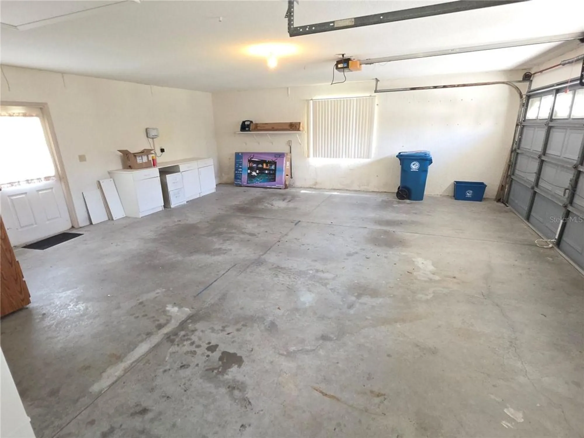 Property Slideshow image 29 of 37 | 9168 southern comfort ct, Weeki Wachee, FL, 34613