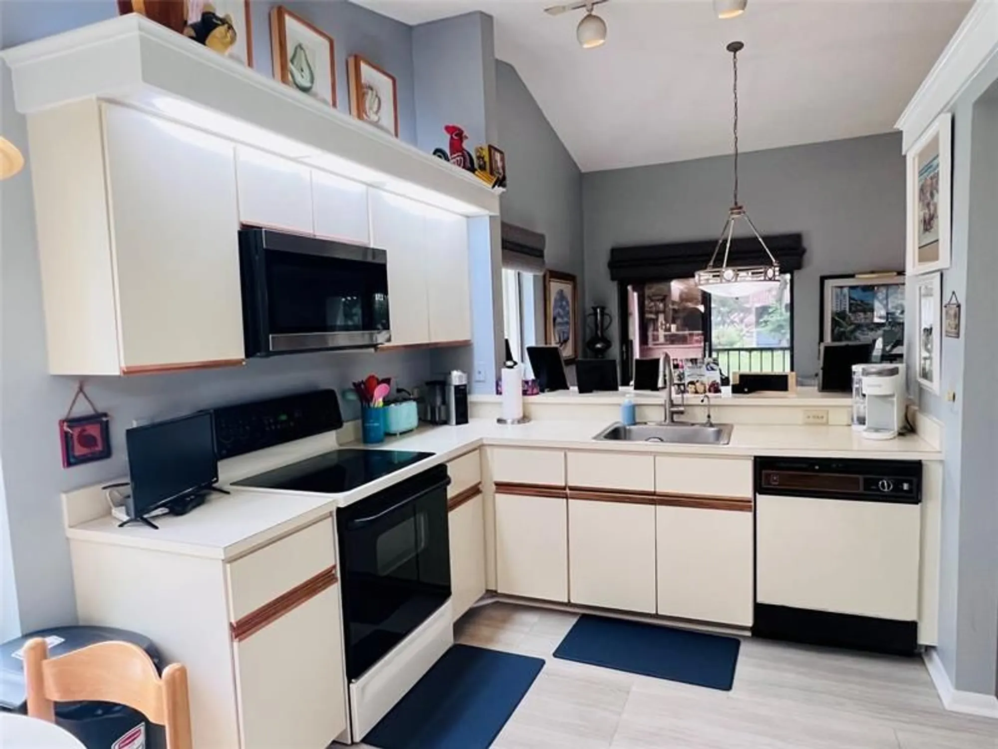 Property Slideshow image 19 of 50 | 10851 palm lake ave 201, Boynton Beach, FL, 33437