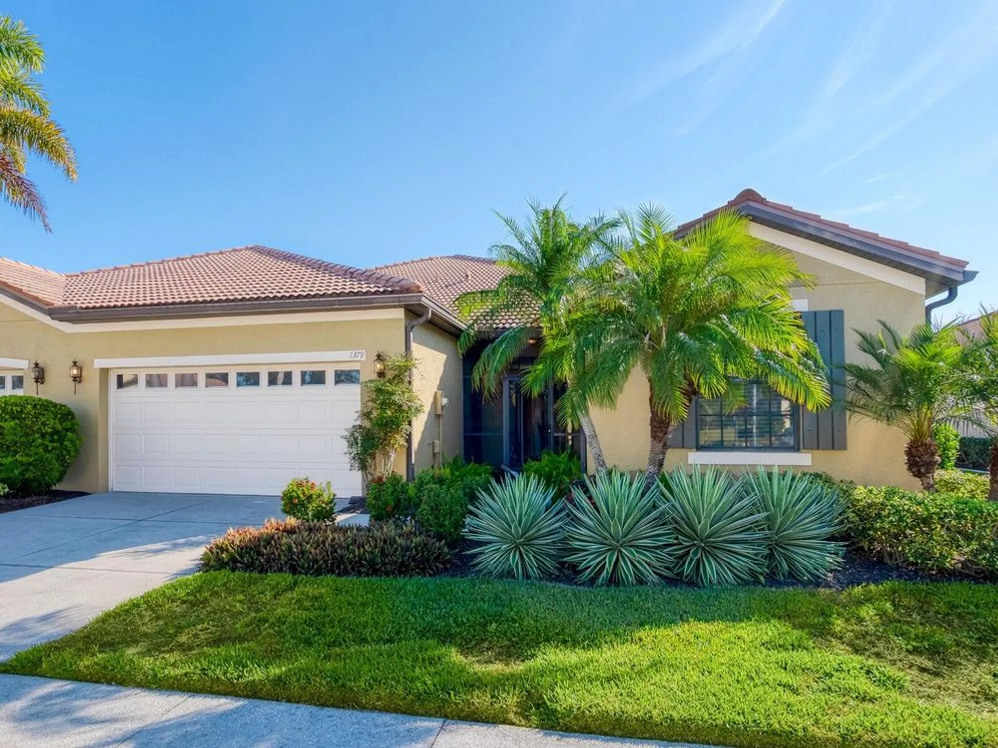 Property Slideshow image 1 of 41 | 1379 maseno dr, Venice, FL, 34292