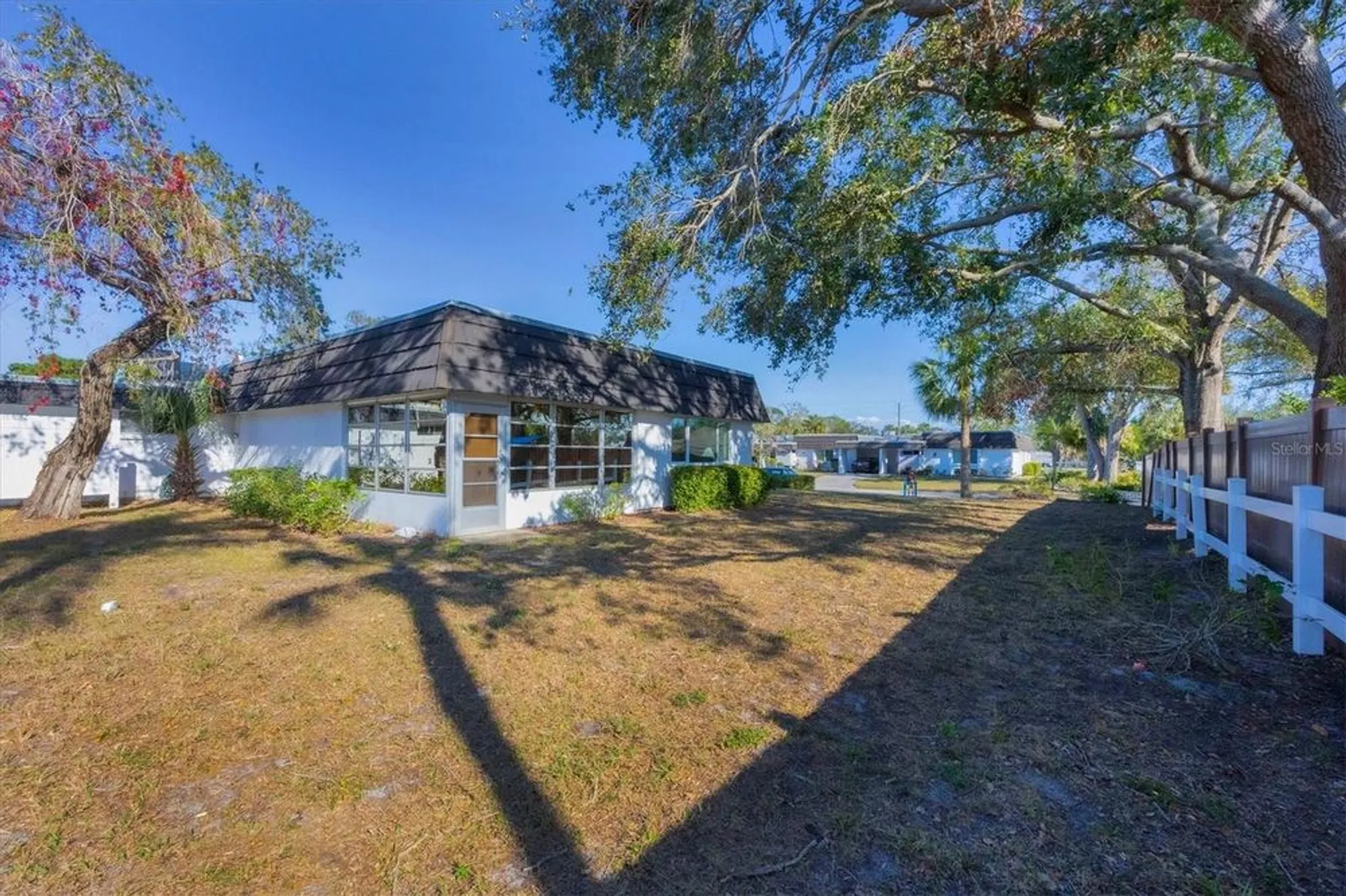 Property Slideshow image 22 of 31 | 3990 overlook bnd 19, Sarasota, FL, 34232
