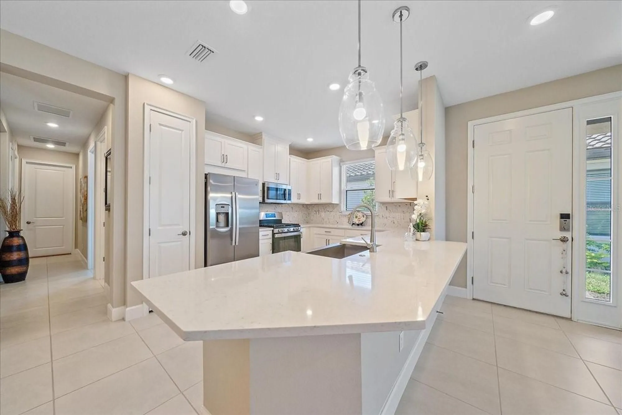 Property Slideshow image 5 of 38 | 6120 plateau ct, Bradenton, FL, 34203