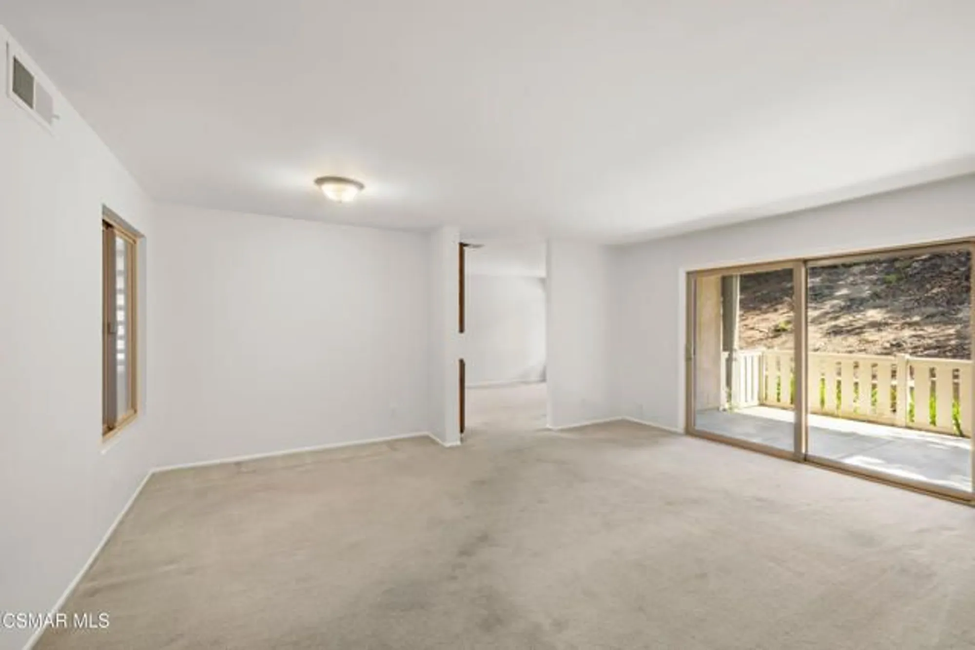 Property Slideshow image 6 of 62 | 224 oakleaf dr 105, Thousand Oaks, CA, 91360