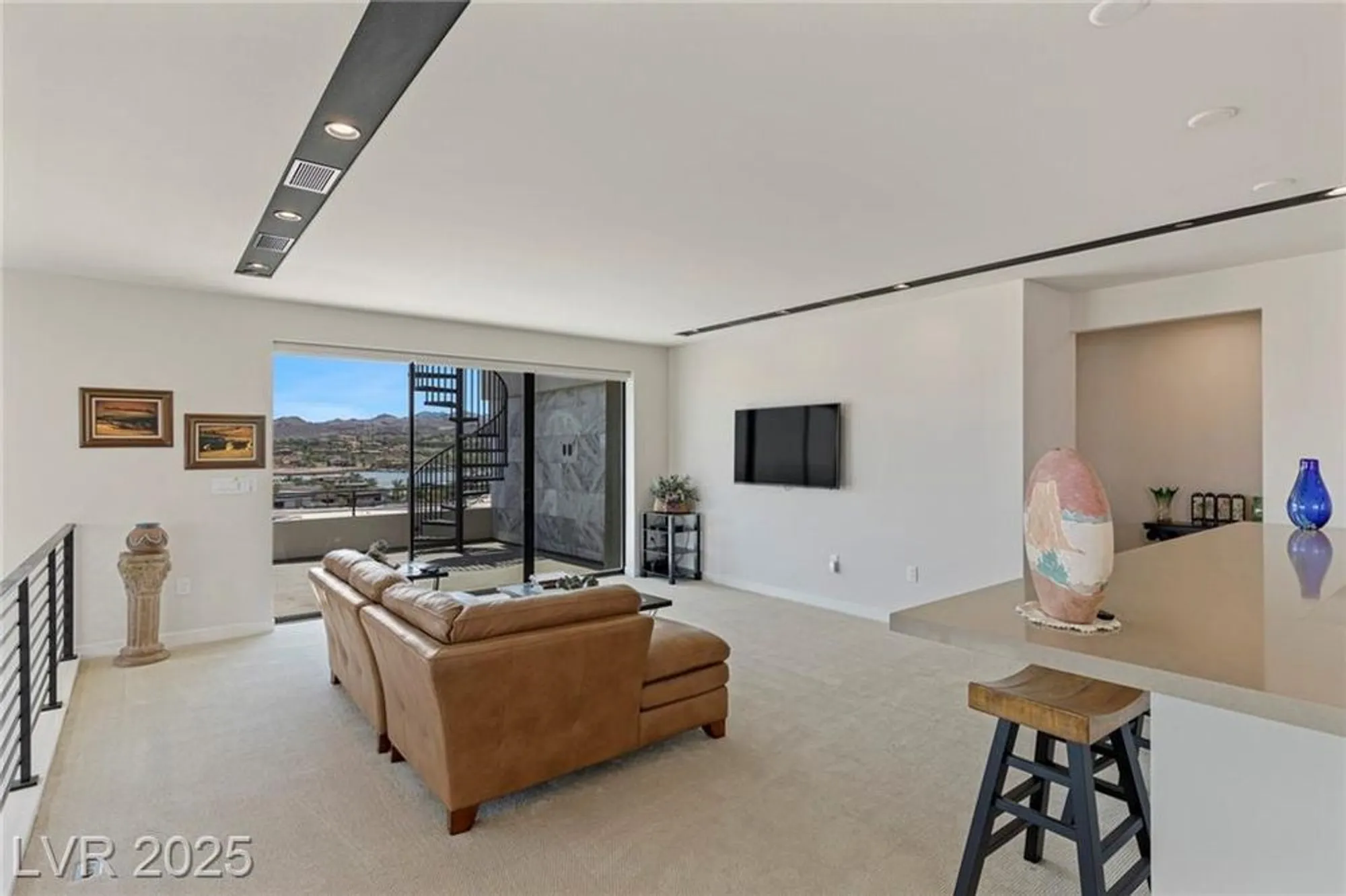 Property Slideshow image 33 of 85 | 53 falling ridge ln, Henderson, NV, 89011