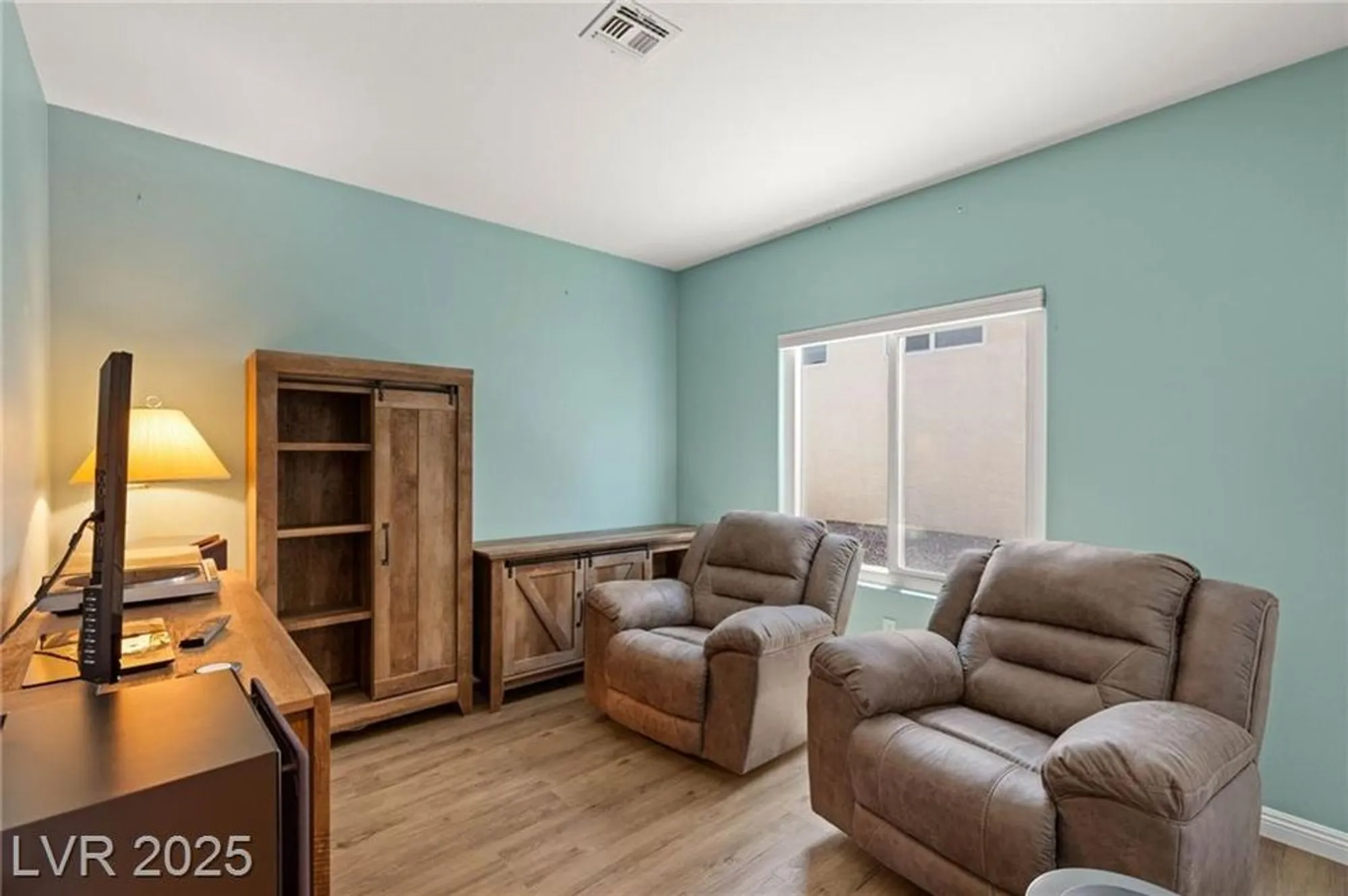 Property Slideshow image 21 of 28 | 2069 colvin run dr, Henderson, NV, 89052