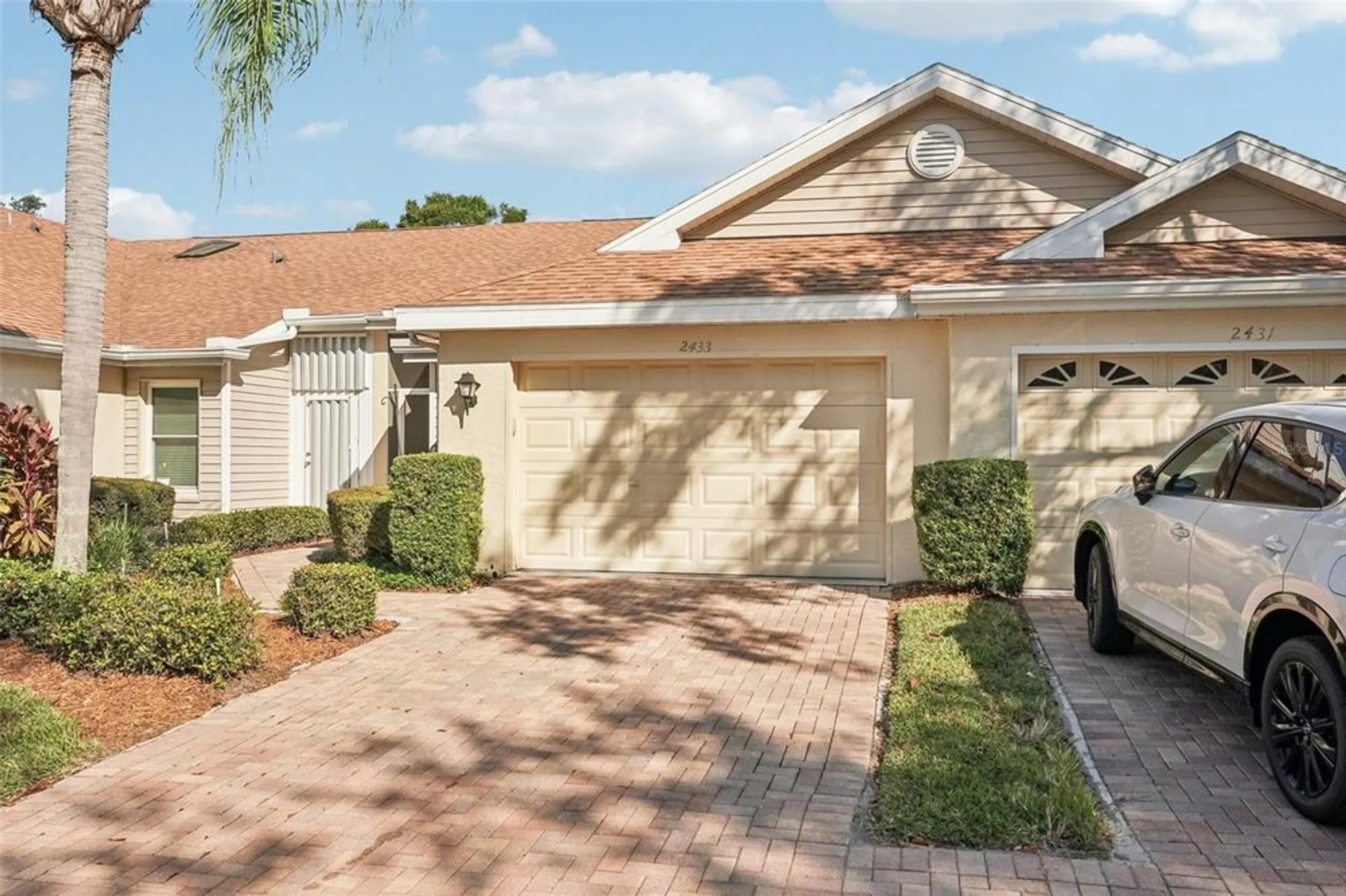 Property Slideshow image 2 of 57 | 2433 new haven cir, Sun City Center, FL, 33573