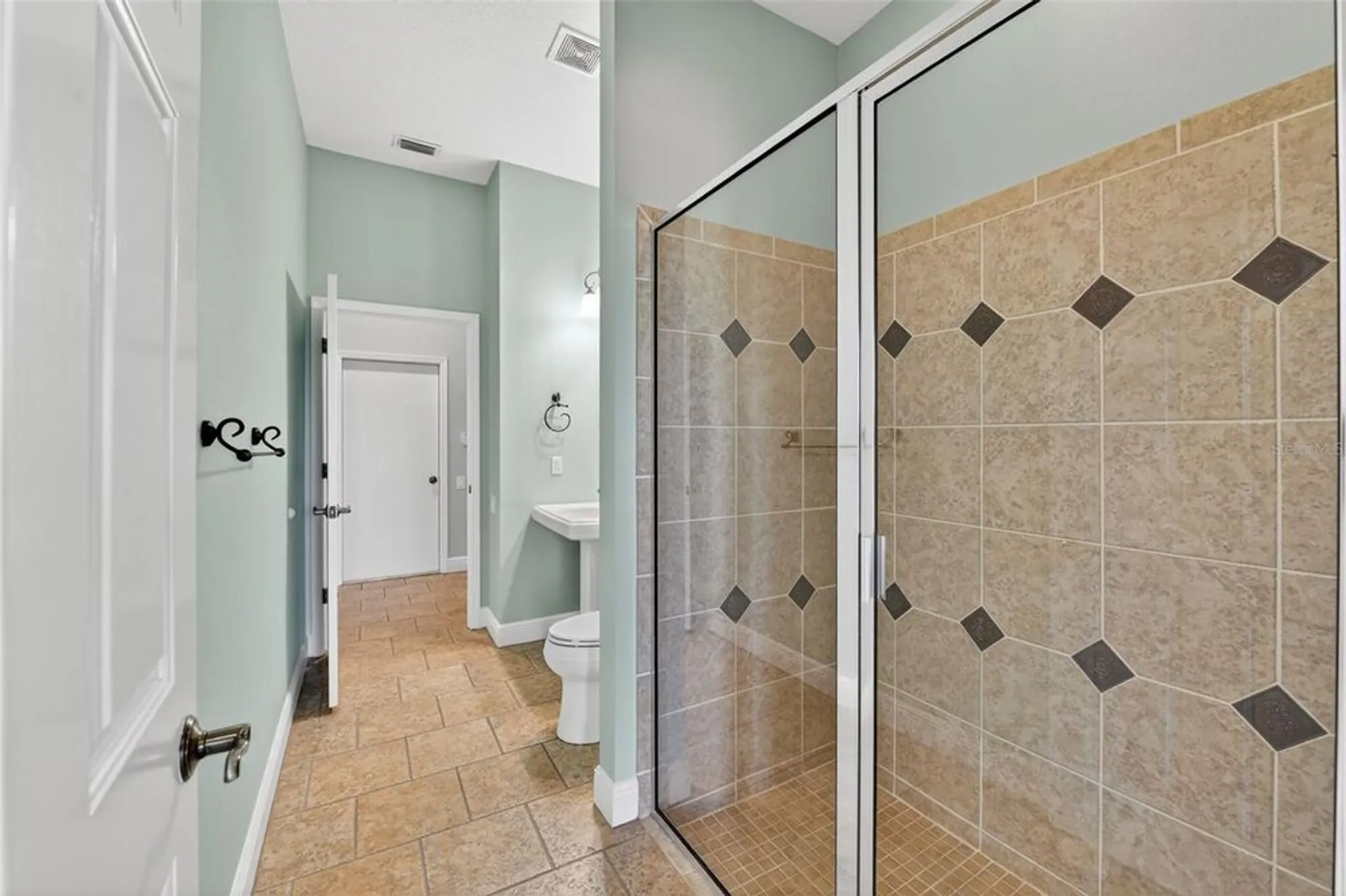 Property Slideshow image 15 of 56 | 5617 seagrass pl, Apollo Beach, FL, 33572
