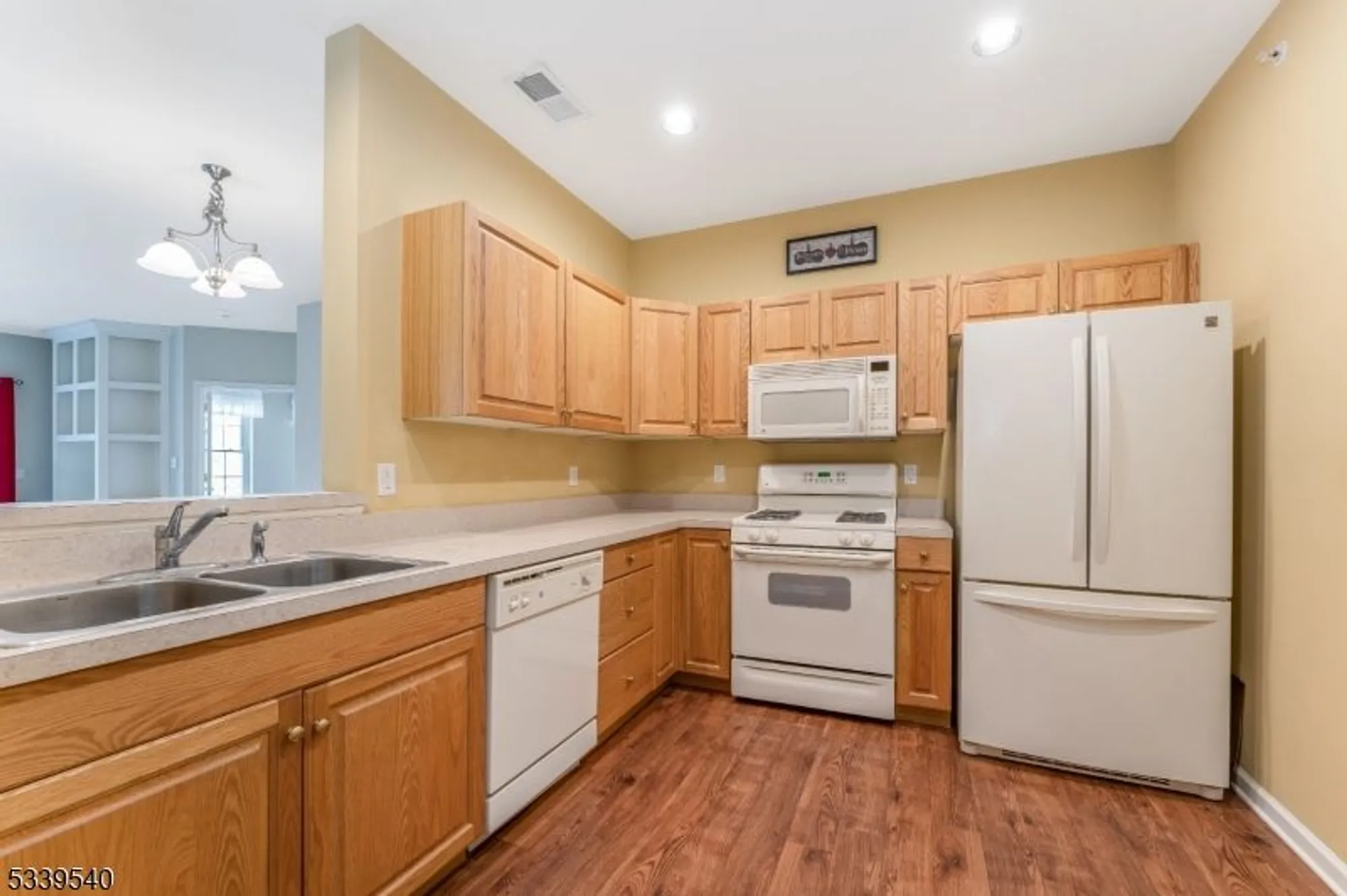 Property Slideshow image 2 of 48 | 6015 brookfield glen dr # 15, Belvidere, NJ, 07823