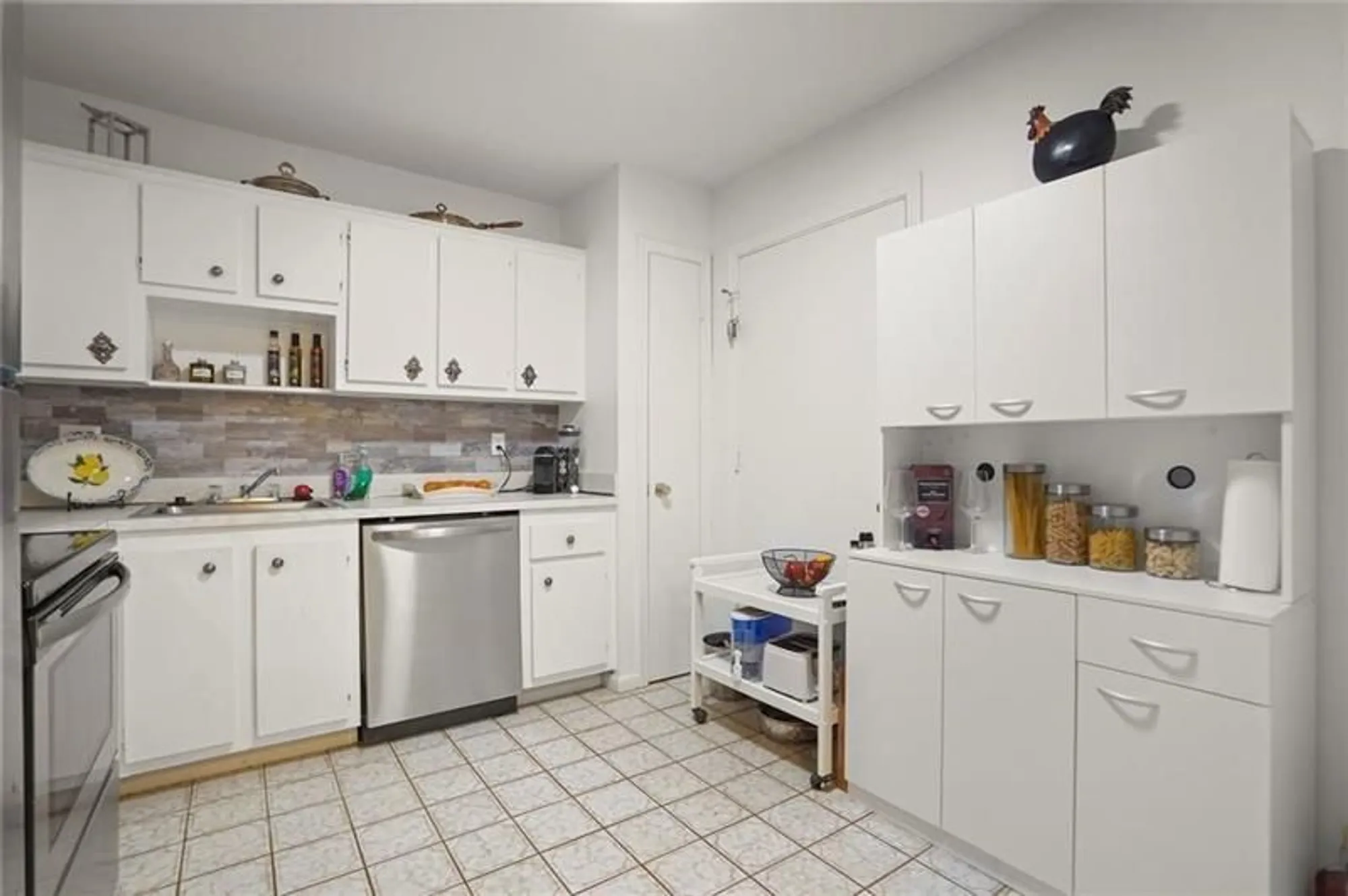 Property Slideshow image 10 of 28 | 4750 nw 22nd ct apt 410, Lauderhill, FL, 33313