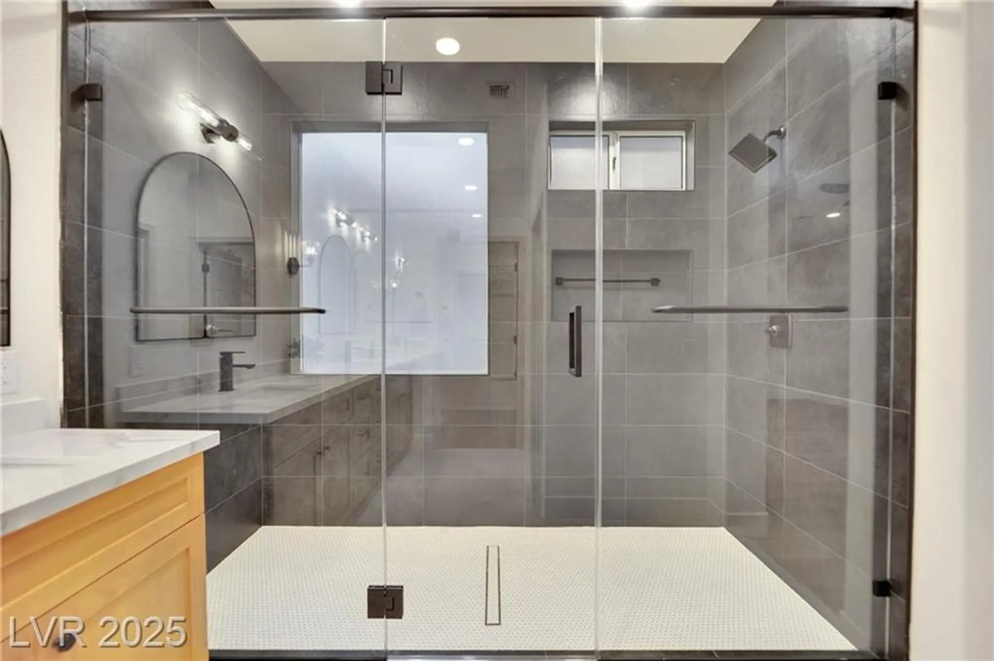 Property Slideshow image 14 of 37 | 1668 wellington springs ave, Henderson, NV, 89052