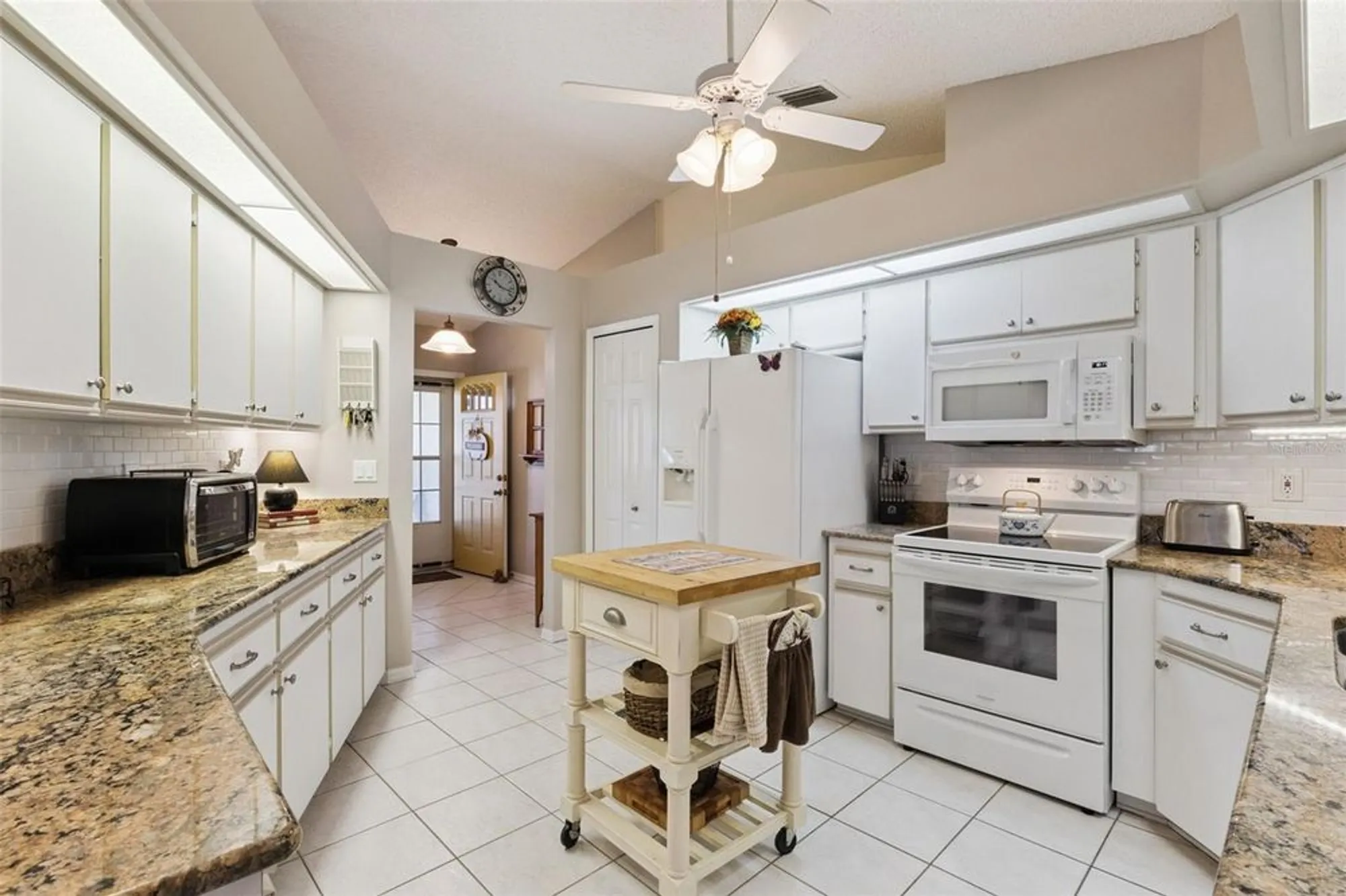 Property Slideshow image 12 of 84 | 6404 tildon ct, Leesburg, FL, 34748