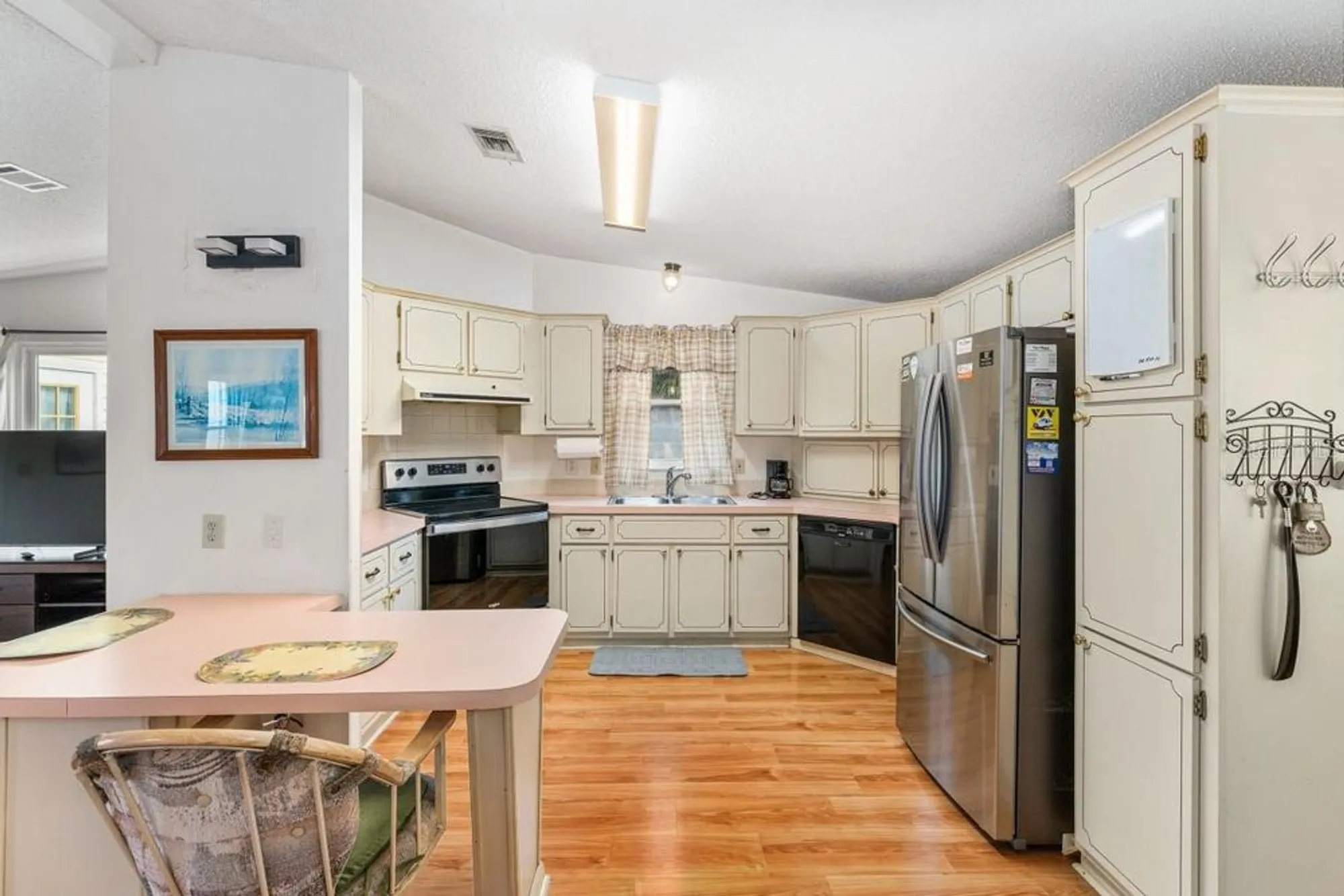 Property Slideshow image 8 of 21 | 1117 paradise dr, Lady Lake, FL, 32159