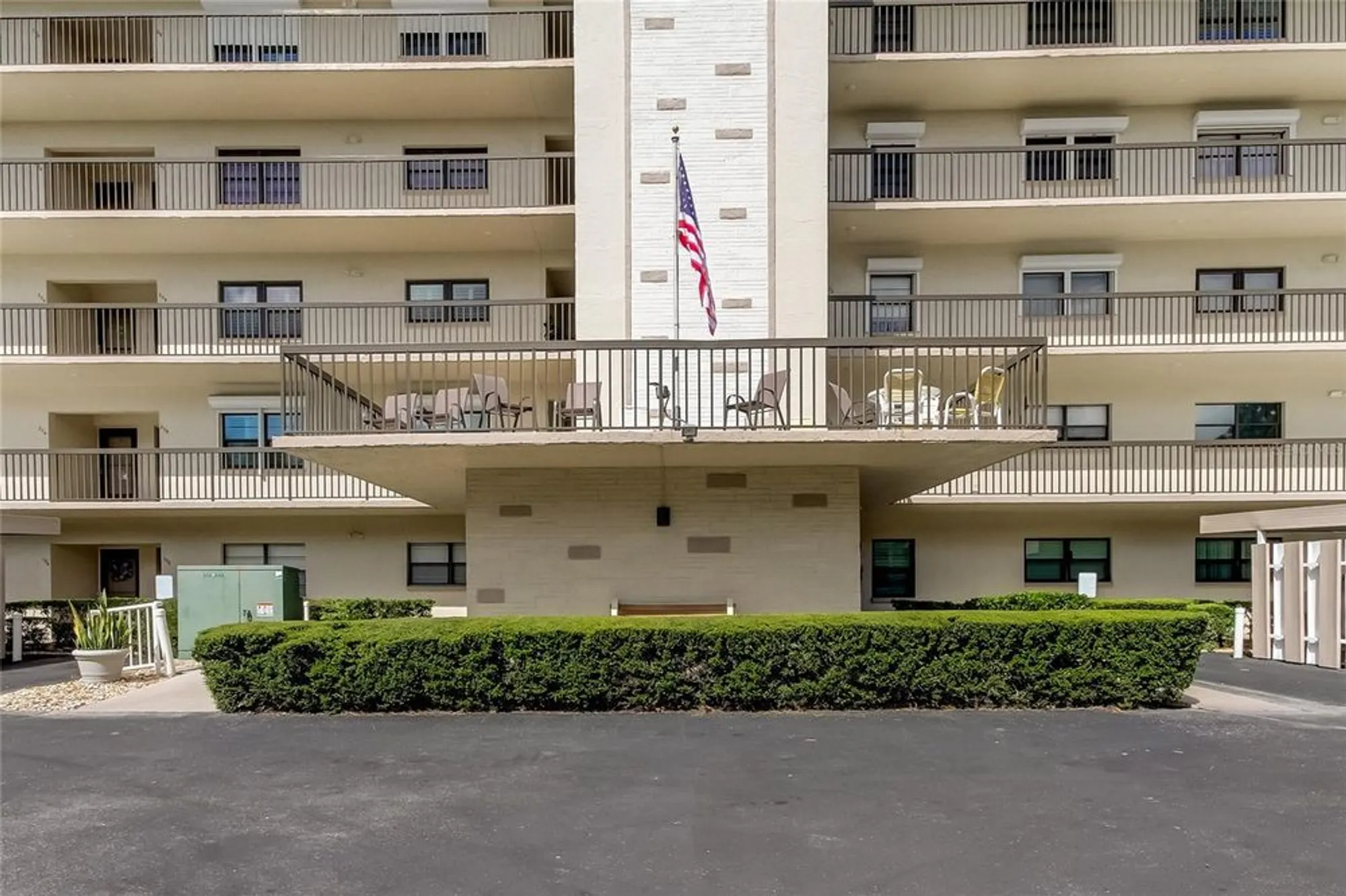 Property Slideshow image 46 of 54 | 8198 terrace garden dr n unit 109, Saint Petersburg, FL, 33709