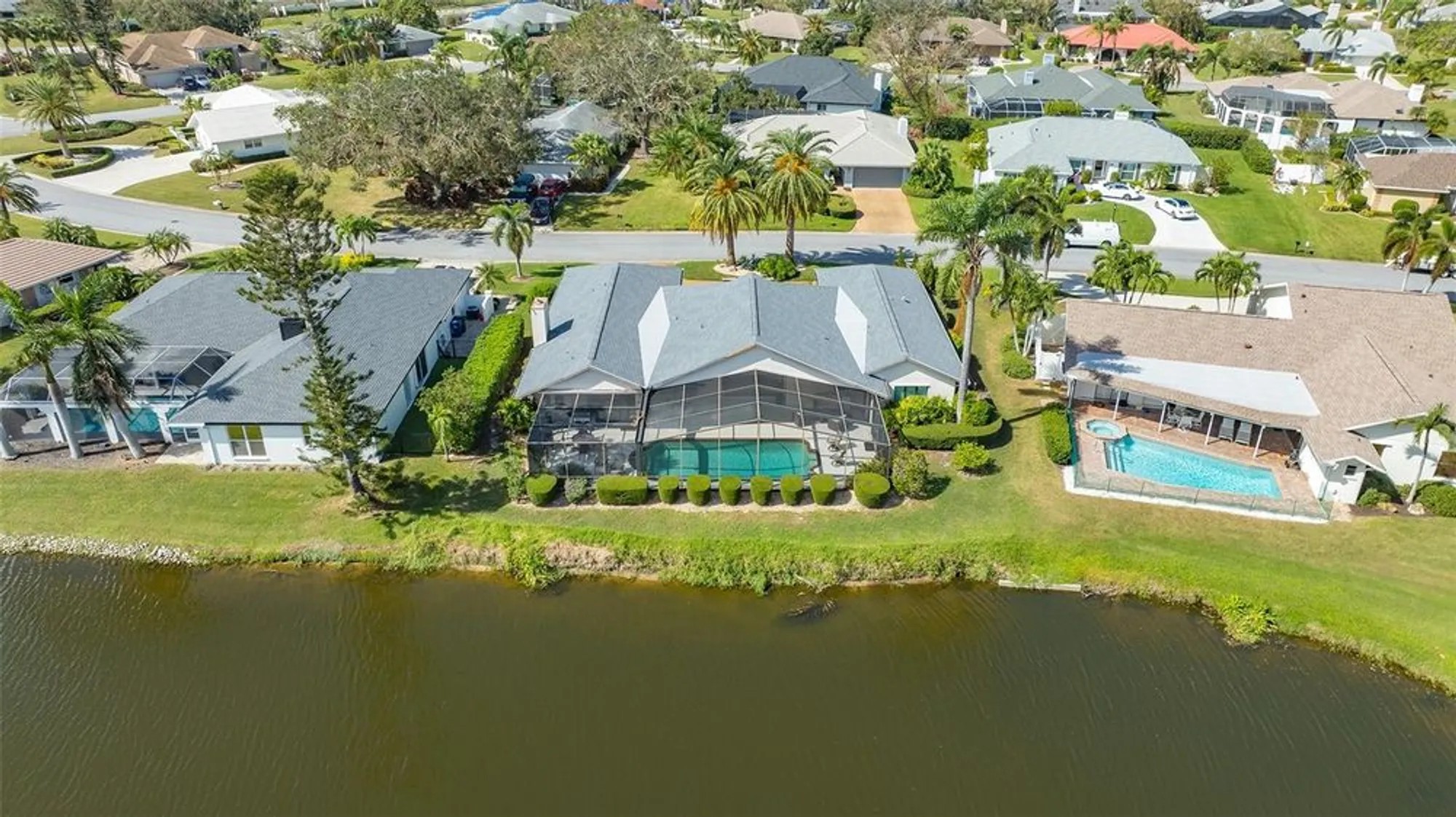 Property Slideshow image 58 of 87 | 5692 country lakes dr, Sarasota, FL, 34243