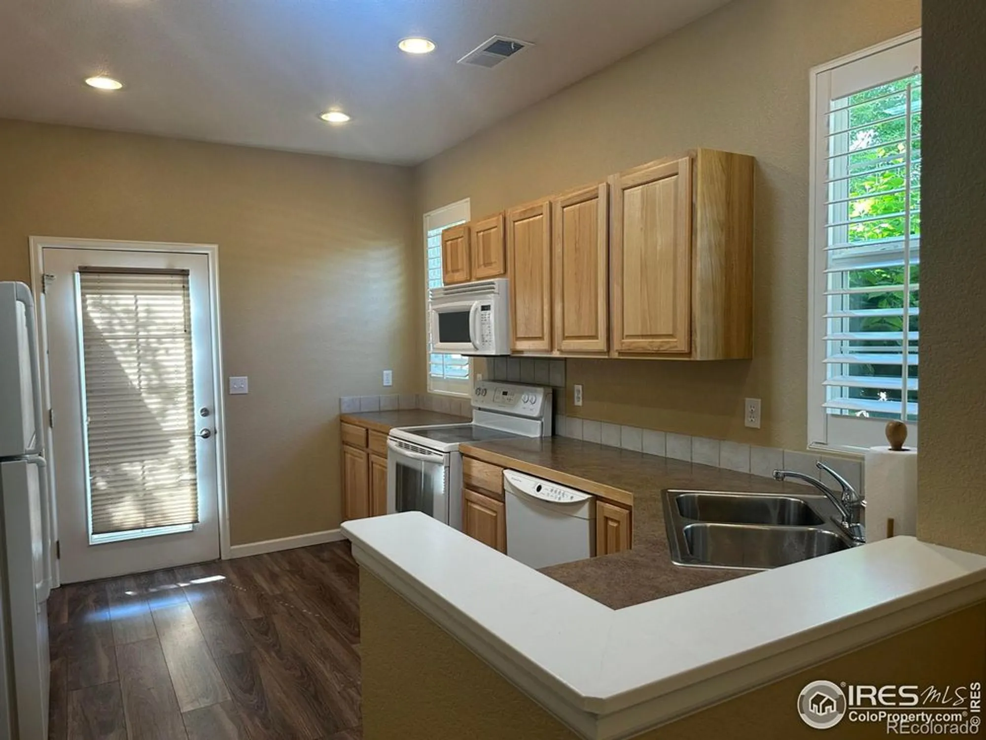 Property Slideshow image 7 of 40 | 1238 finch st, Loveland, CO, 80537