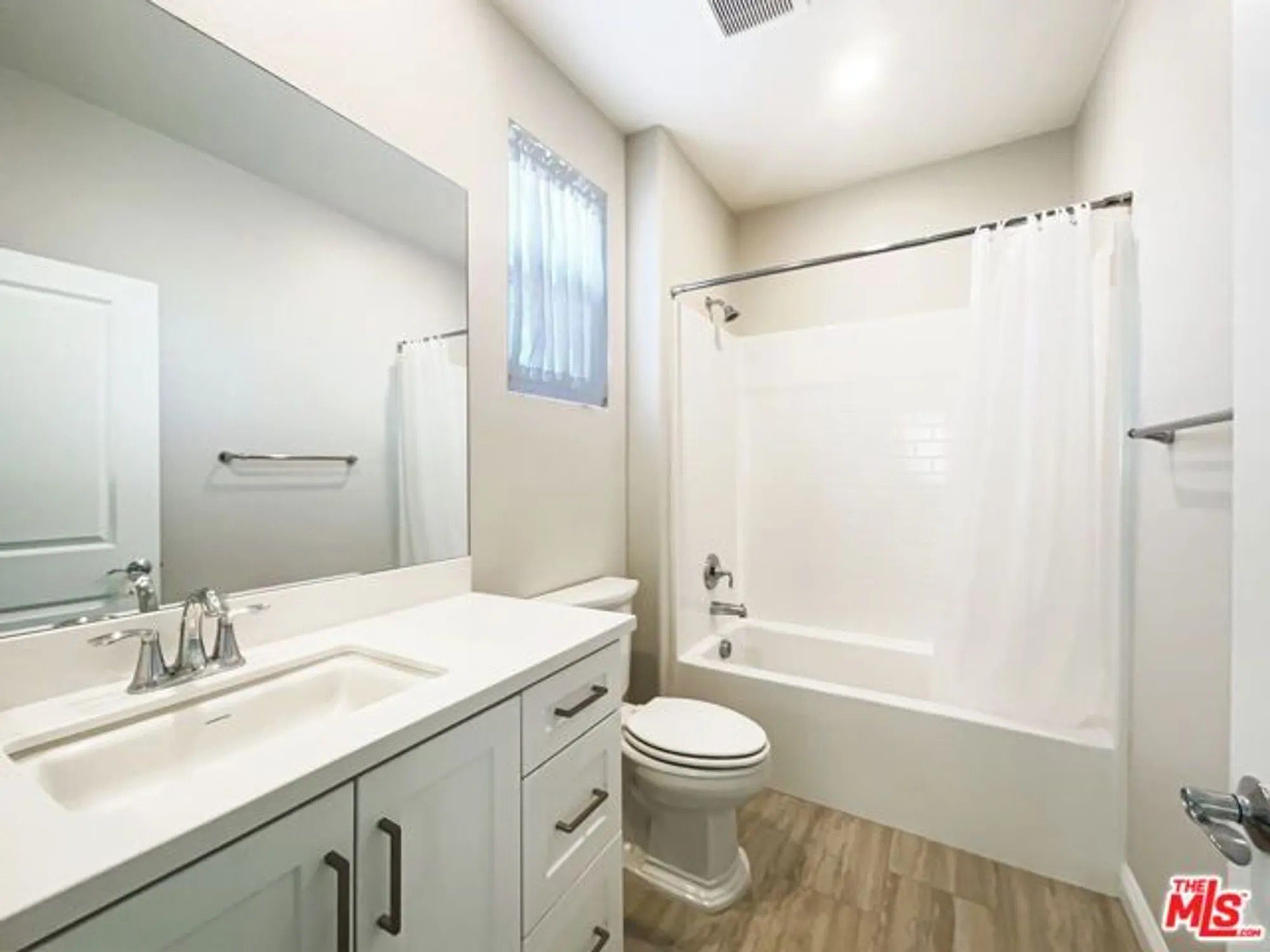 Property Slideshow image 26 of 30 | 20543 martingale pl, Santa Clarita, CA, 91350