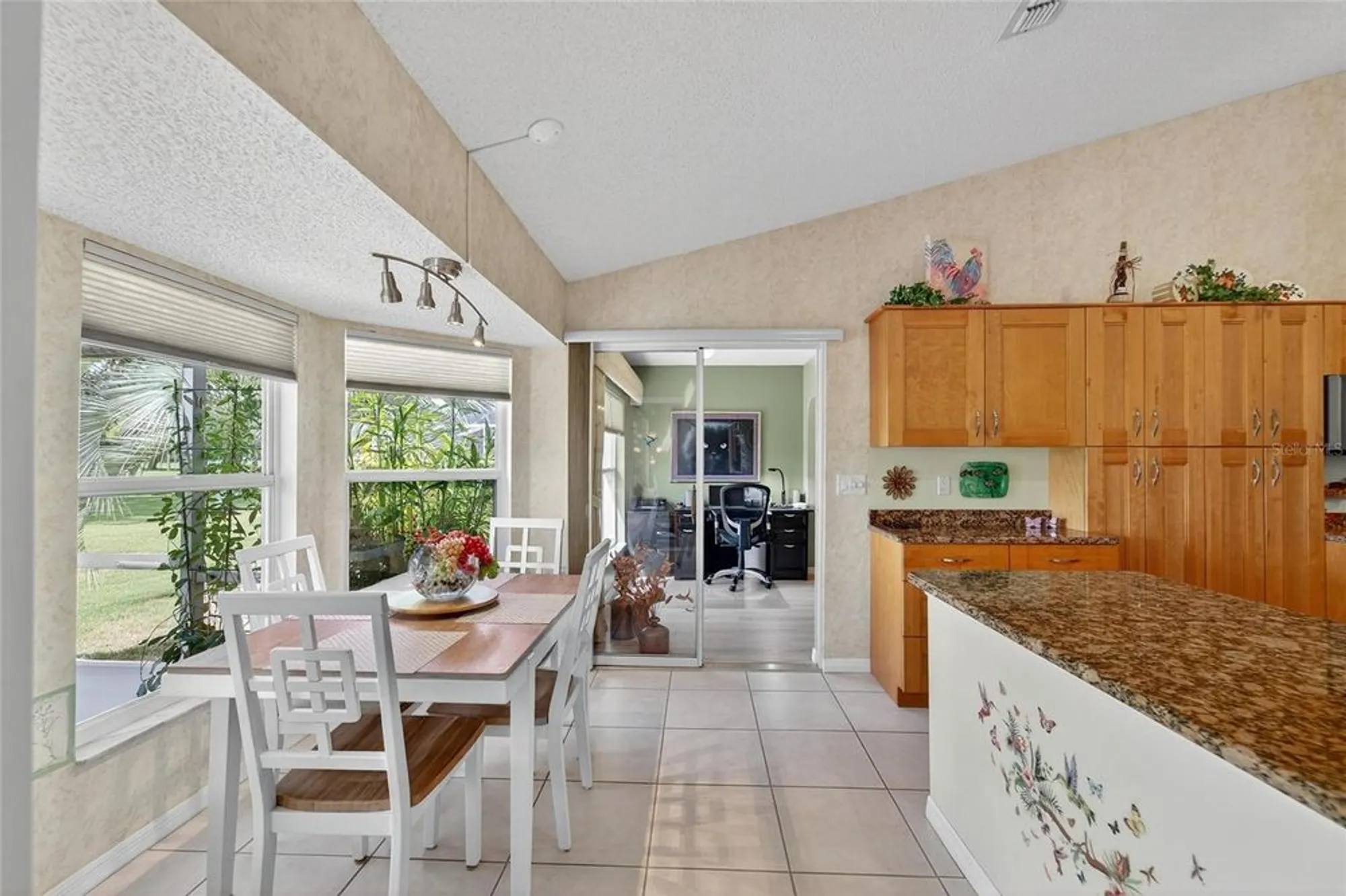 Property Slideshow image 17 of 73 | 326 caloosa palms ct, Sun City Center, FL, 33573