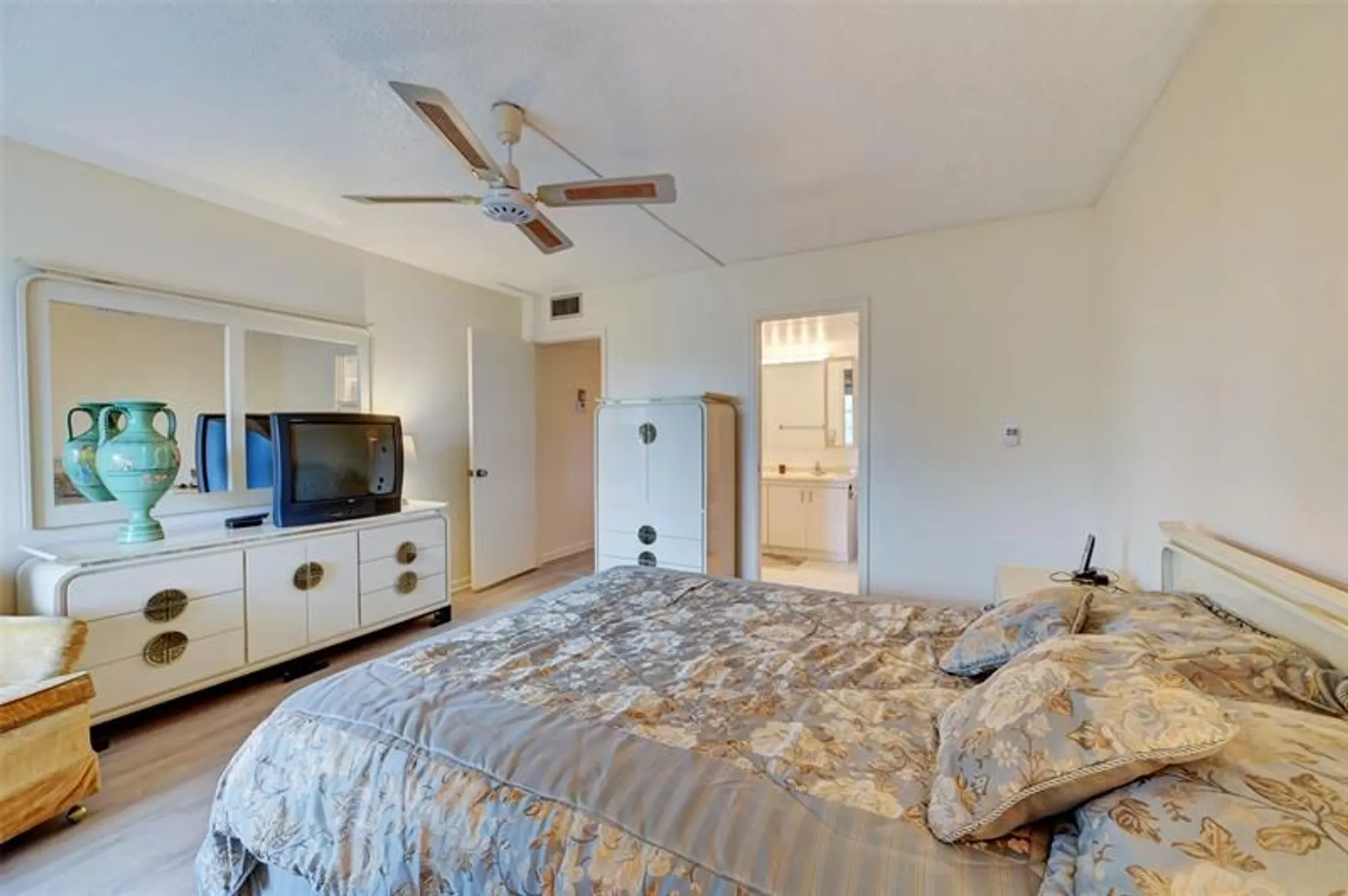 Property Slideshow image 22 of 28 | 2101 lucaya bnd e4, Coconut Creek, FL, 33066