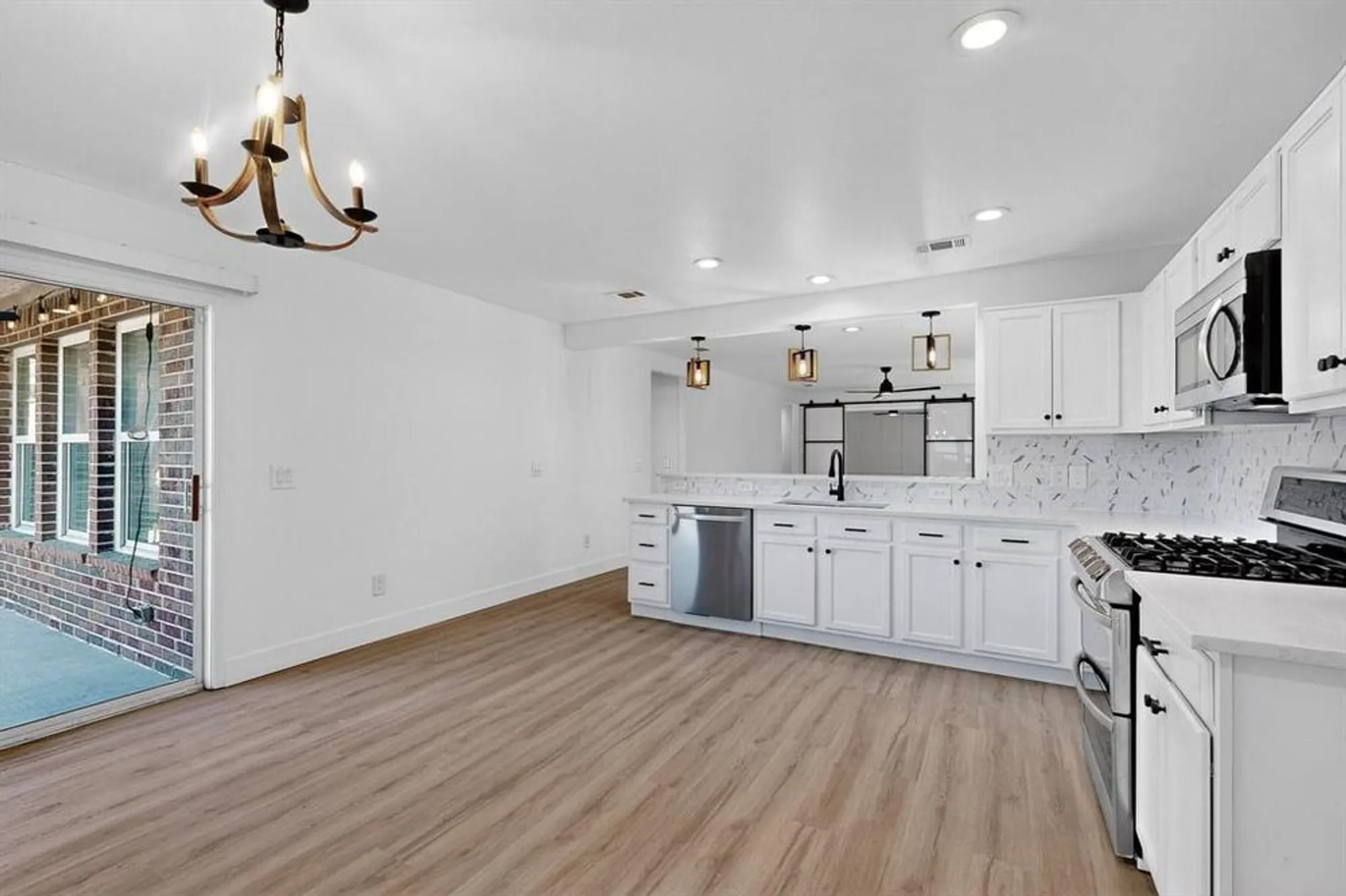 Property Slideshow image 11 of 33 | 1368 troon dr, Frisco, TX, 75036