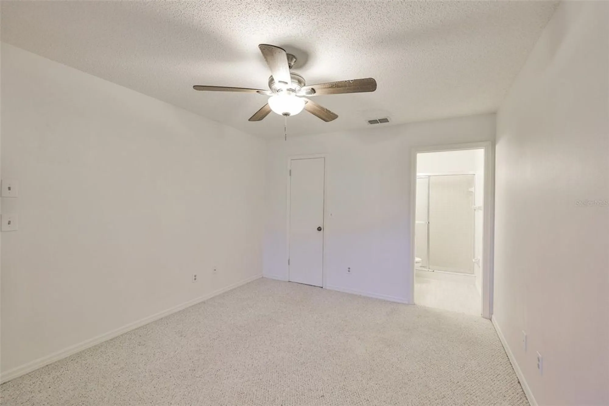 Property Slideshow image 16 of 87 | 2122 hereford dr # 511, Sun City Center, FL, 33573