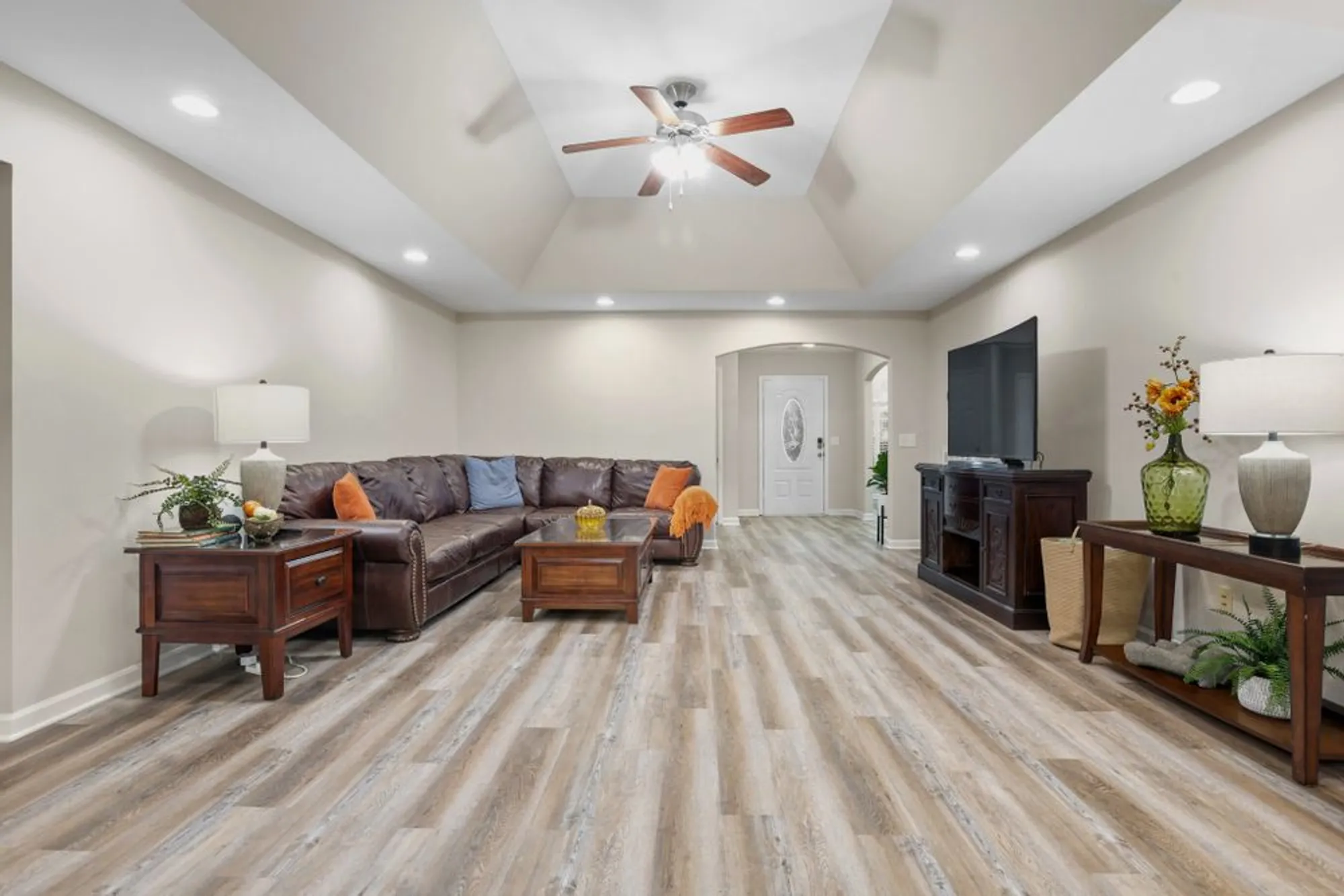 Property Slideshow image 6 of 27 | 1465 woodside dr, Lebanon, TN, 37087