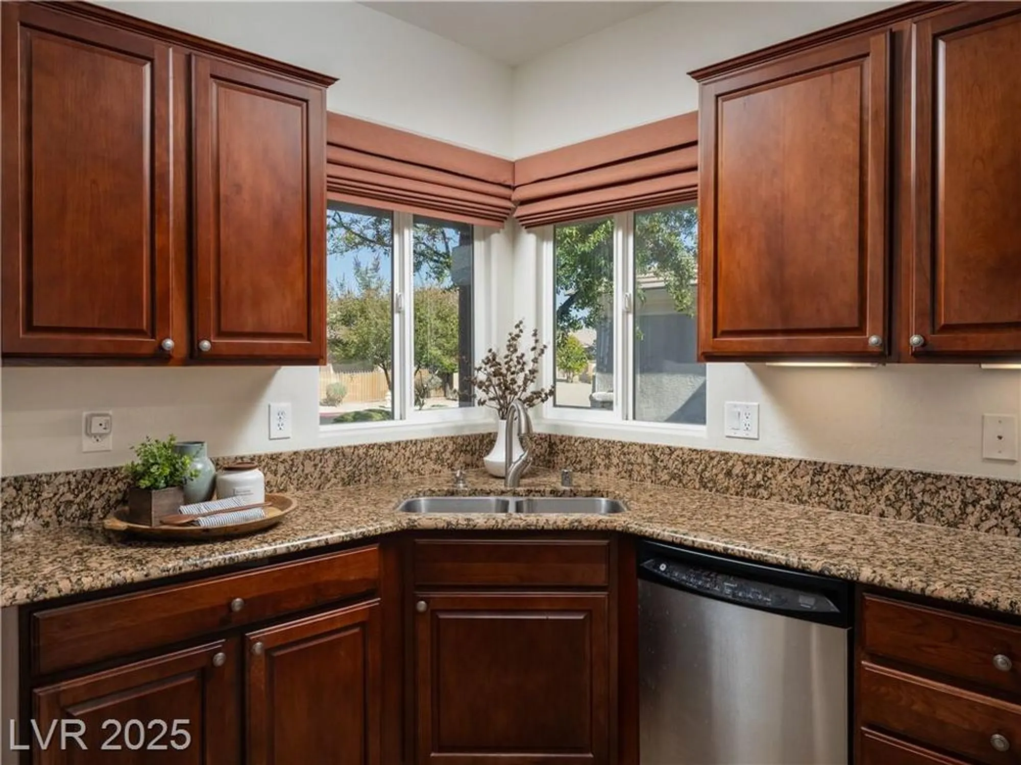 Property Slideshow image 8 of 41 | 2525 great auk ave, North Las Vegas, NV, 89084