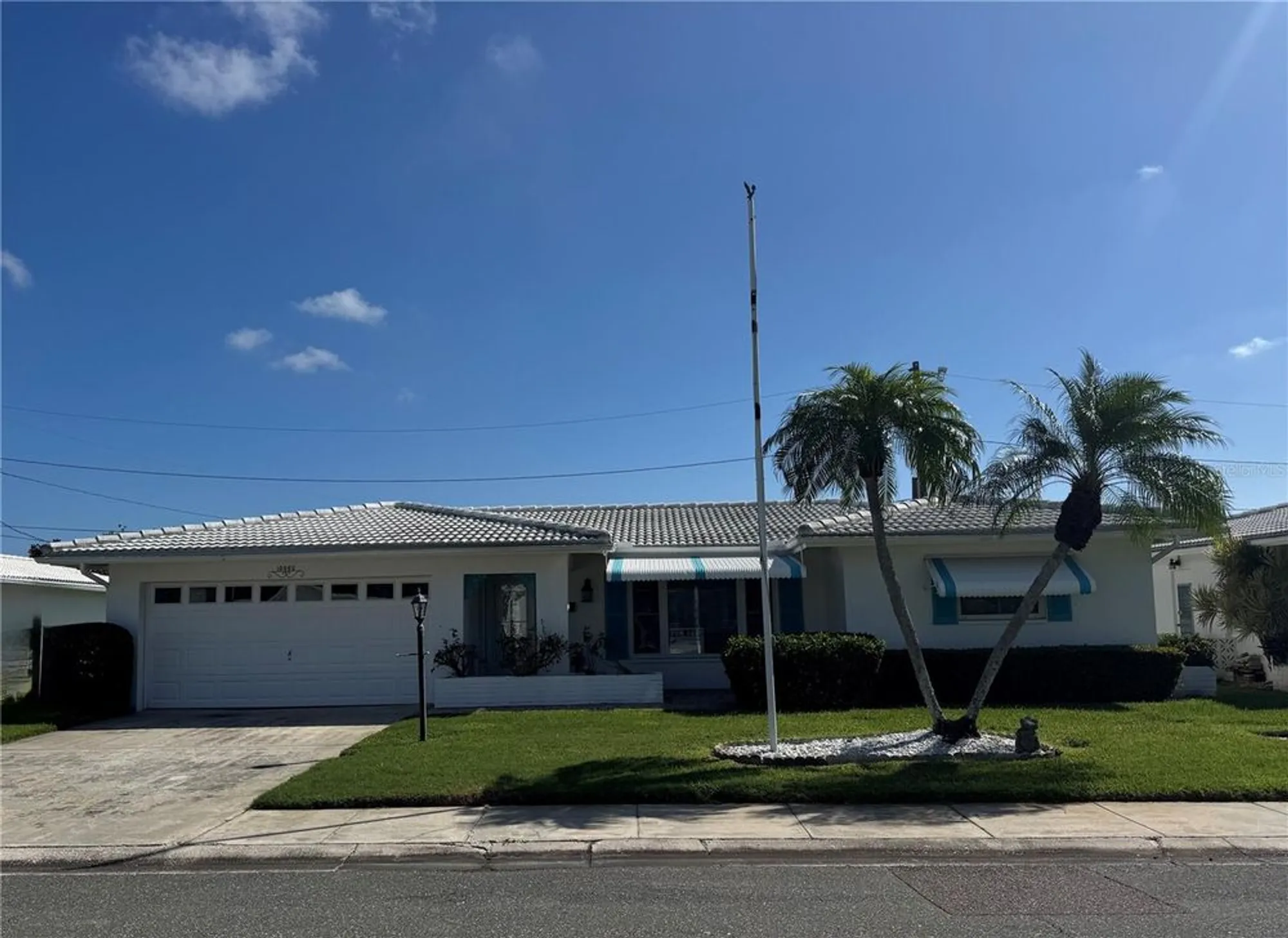 Property Slideshow image 1 of 56 | 10063 40th st n # 3, Pinellas Park, FL, 33782