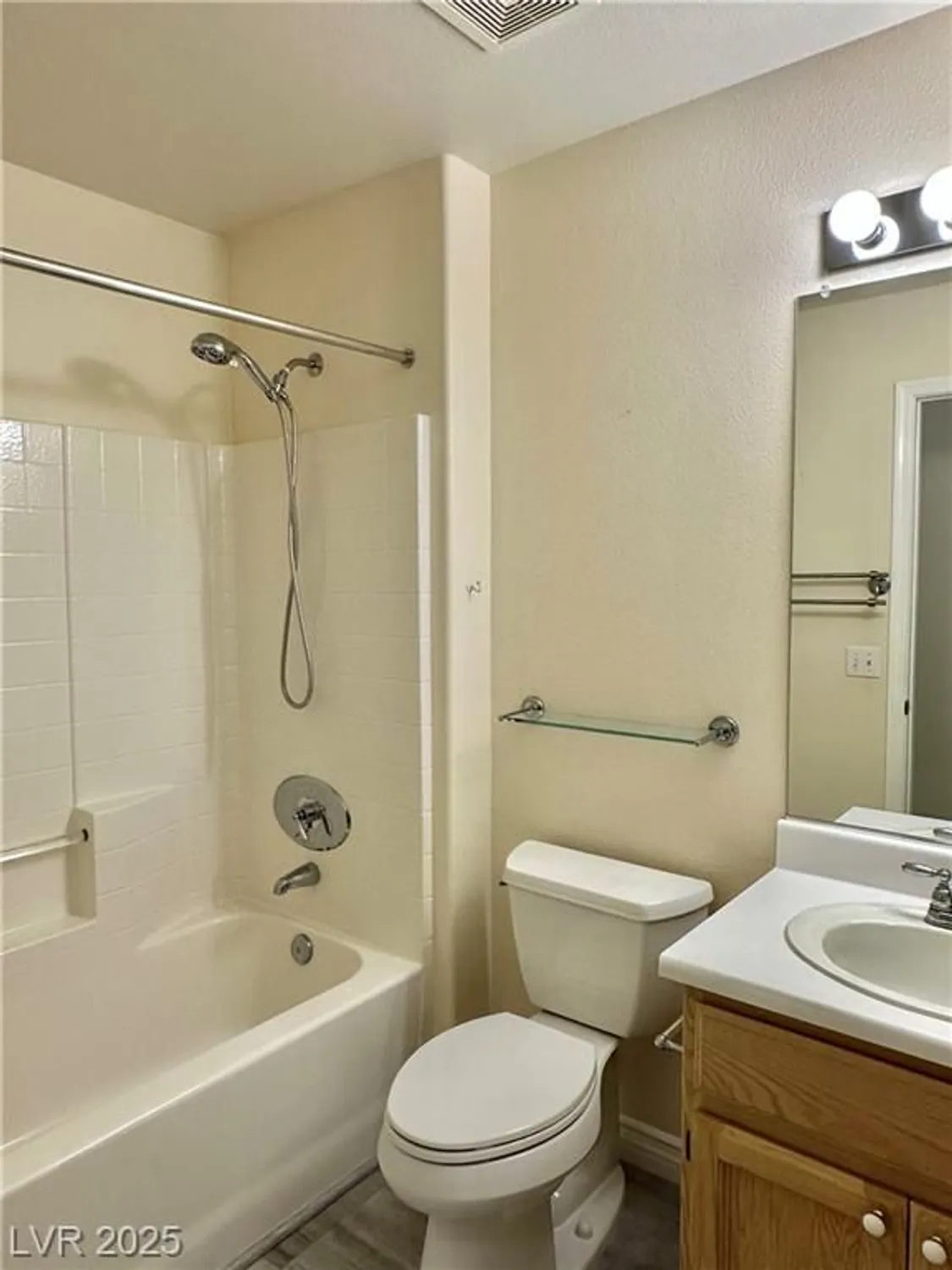 Property Slideshow image 14 of 26 | 466 edgefield ridge pl, Henderson, NV, 89012