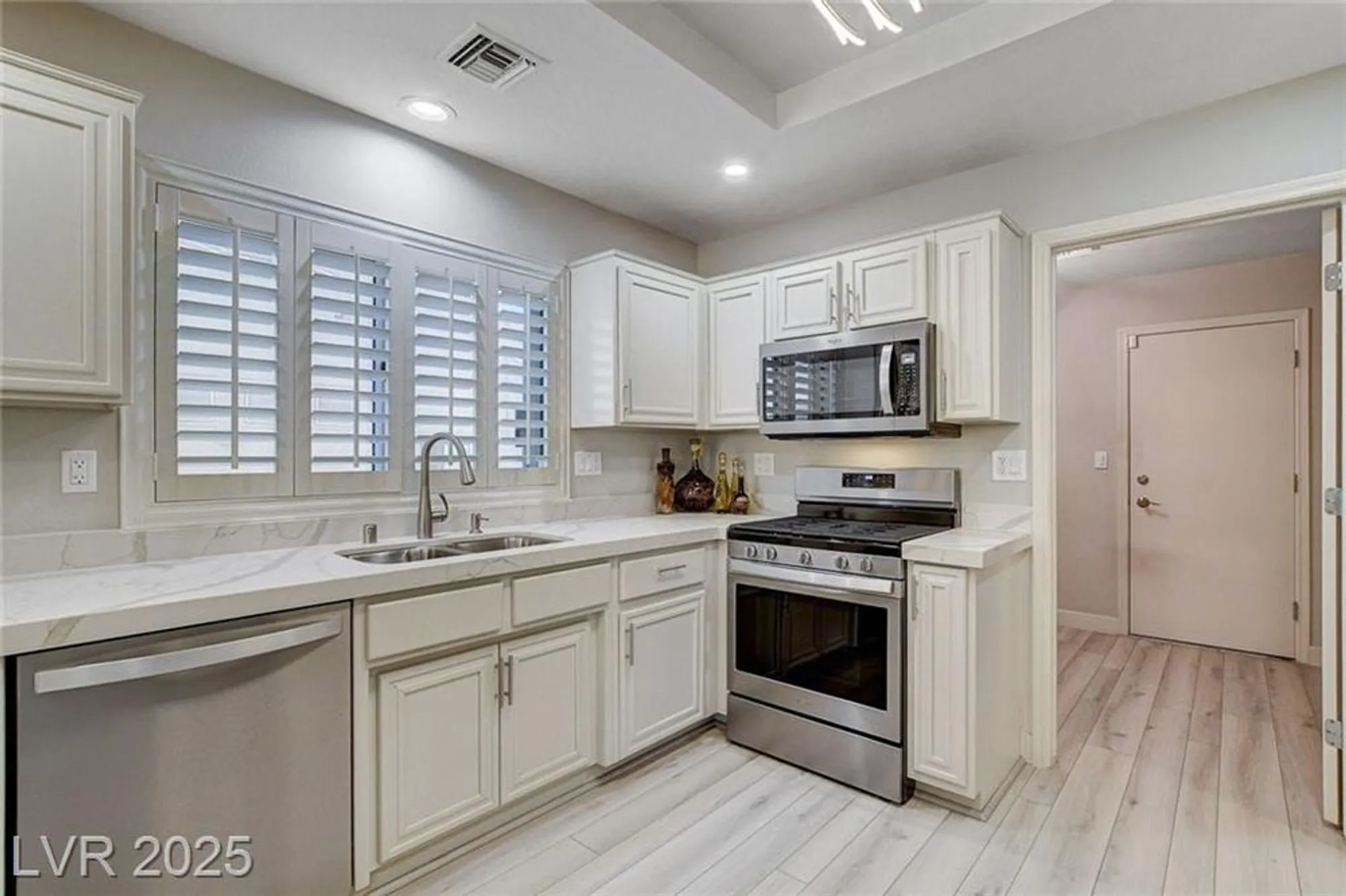 Property Slideshow image 23 of 42 | 10044 woodhouse dr, Las Vegas, NV, 89134