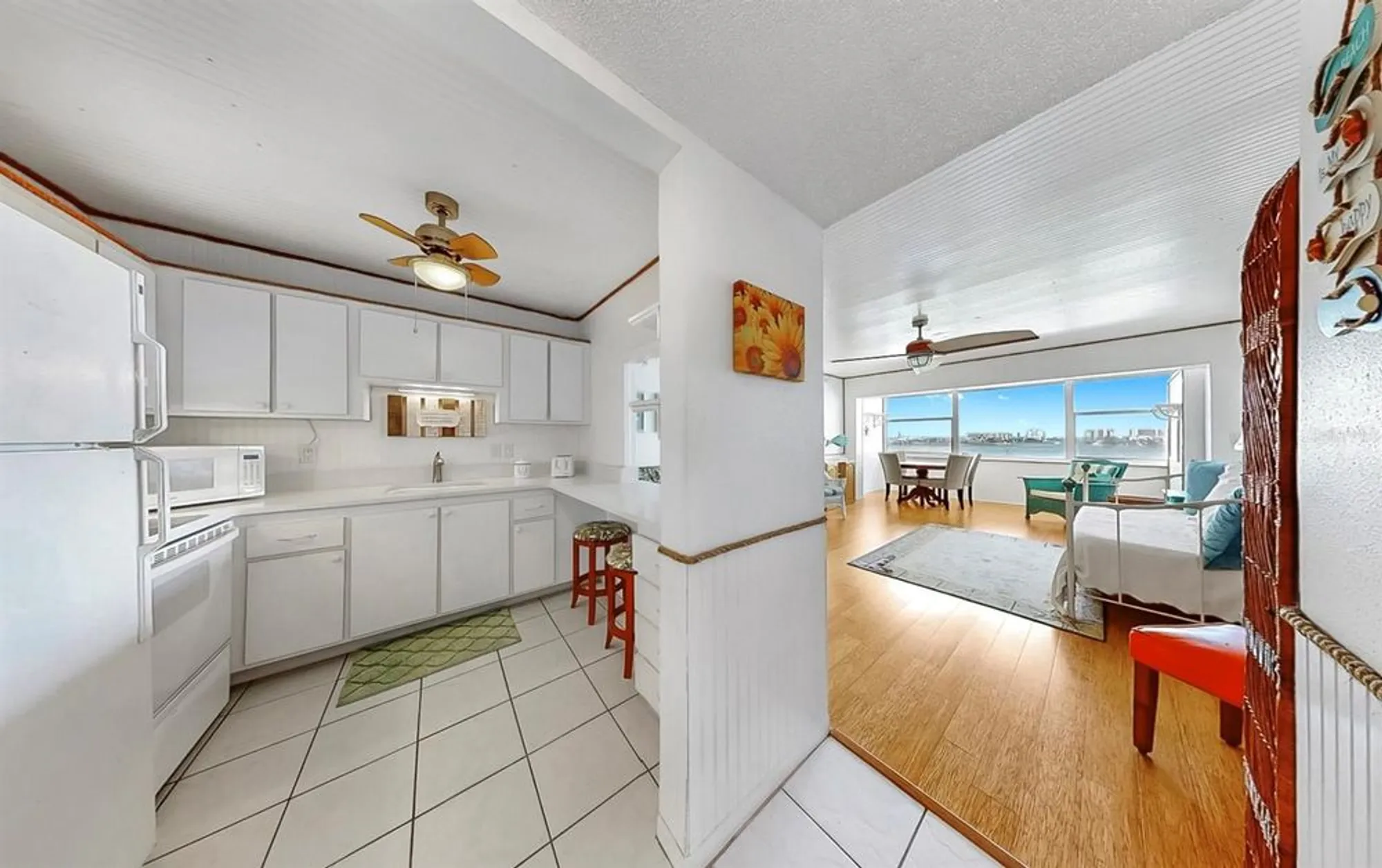 Property Slideshow image 20 of 46 | 4550 cove cir apt 605, Saint Petersburg, FL, 33708