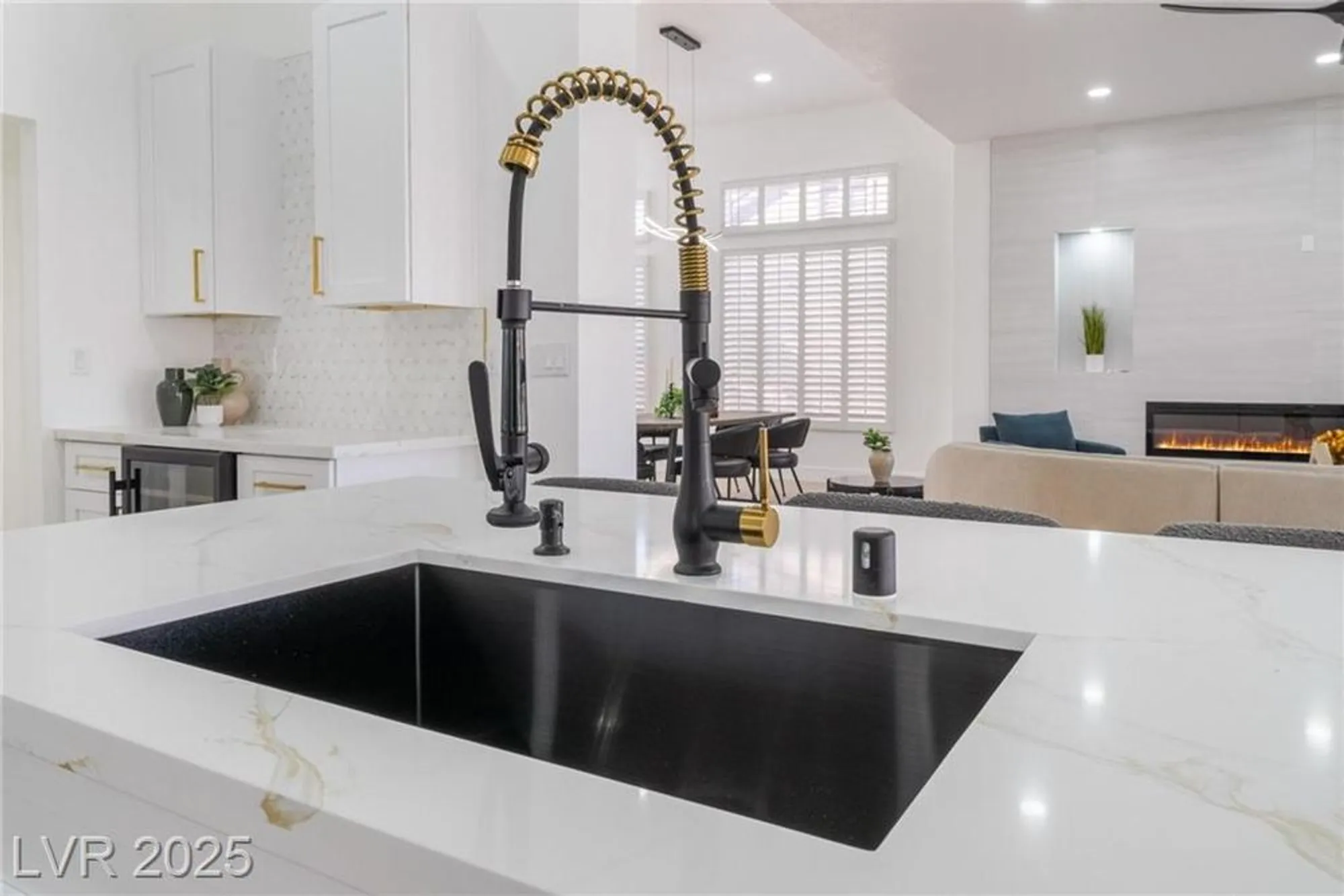 Property Slideshow image 20 of 57 | 2528 sunup dr, Las Vegas, NV, 89134