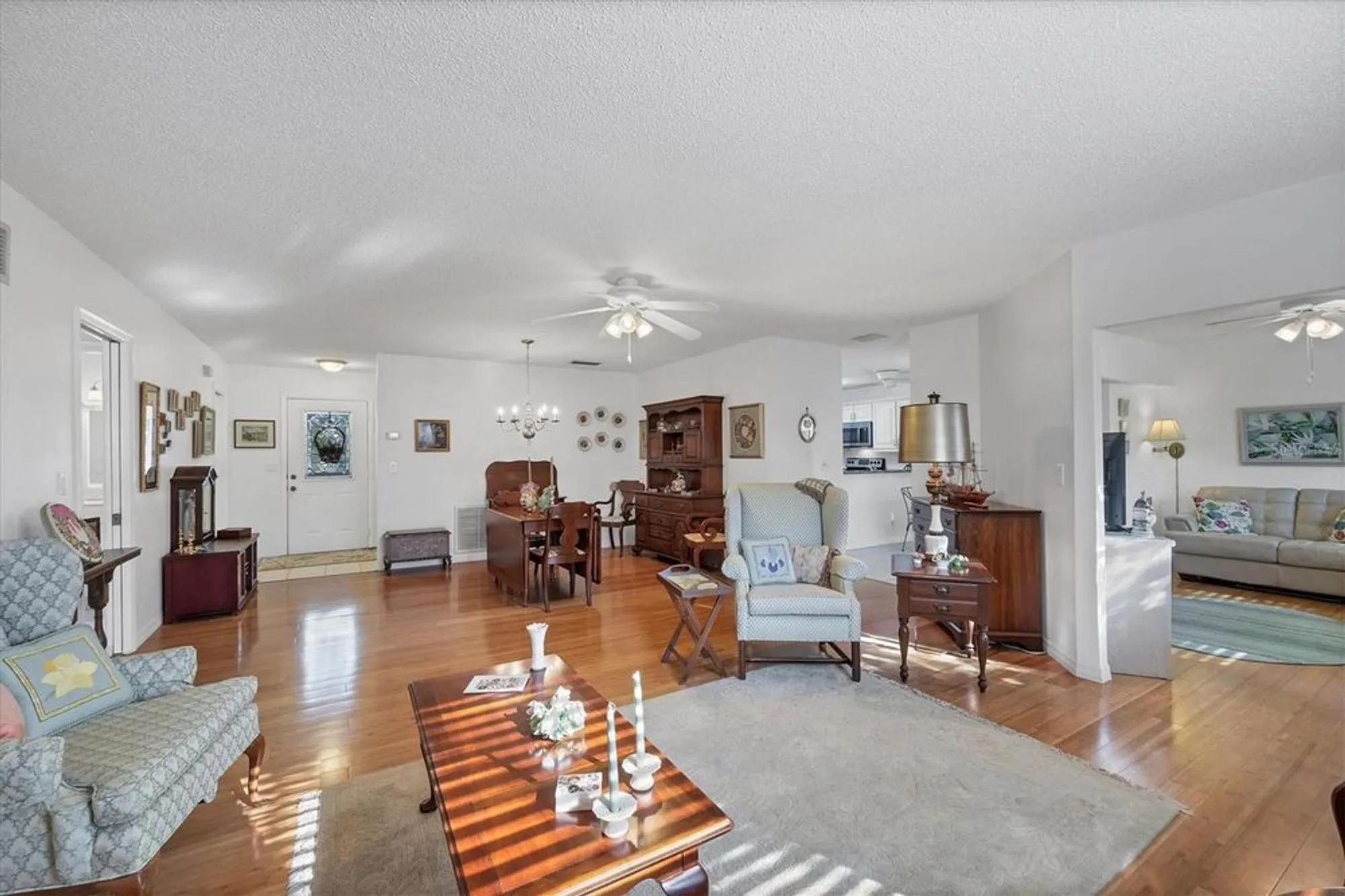 Property Slideshow image 7 of 29 | 4058 oakhurst dr 3174, Sarasota, FL, 34233
